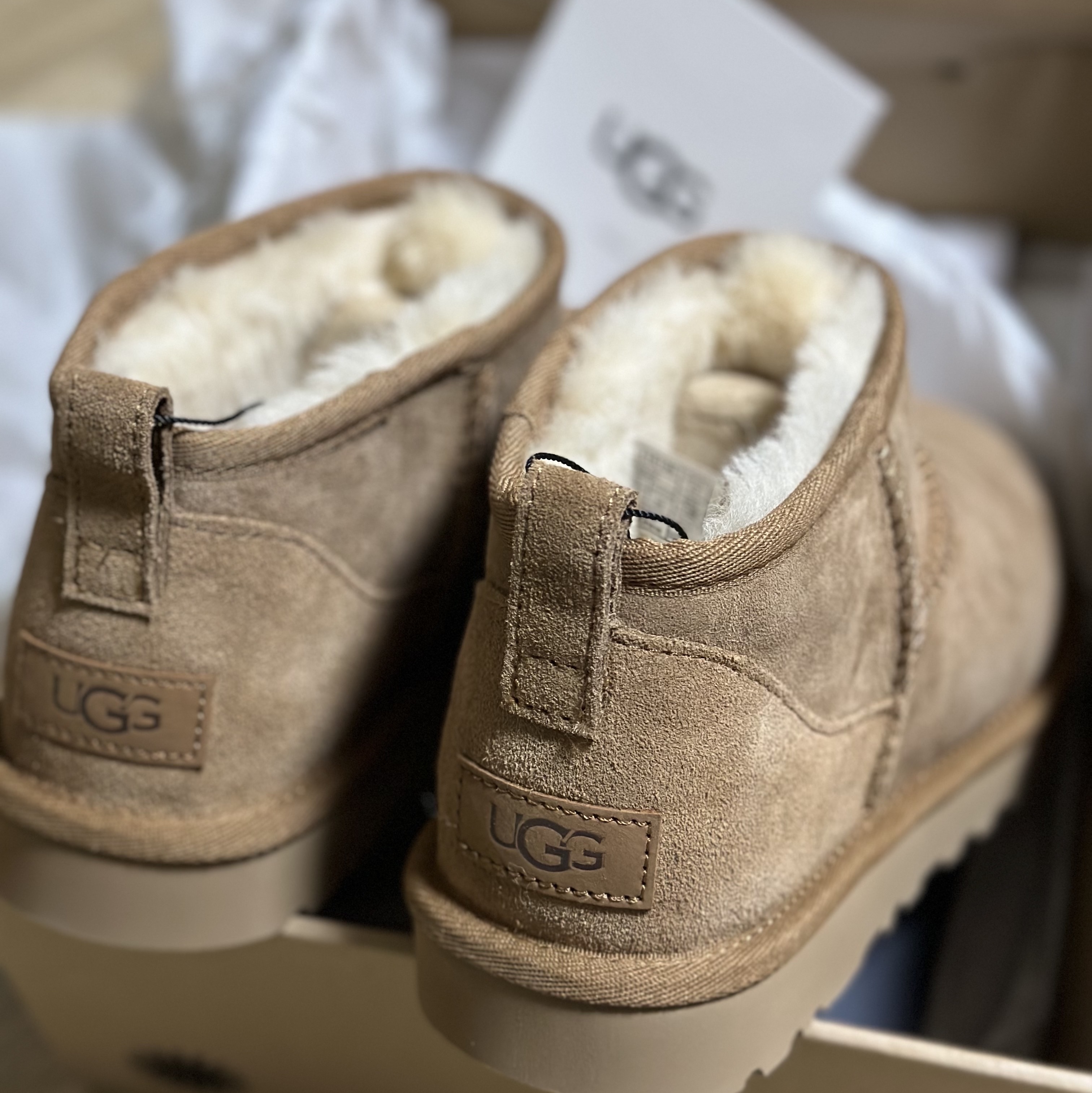 (W) UGG Classic Ultra Mini Boots Chestnut 착용 스타일