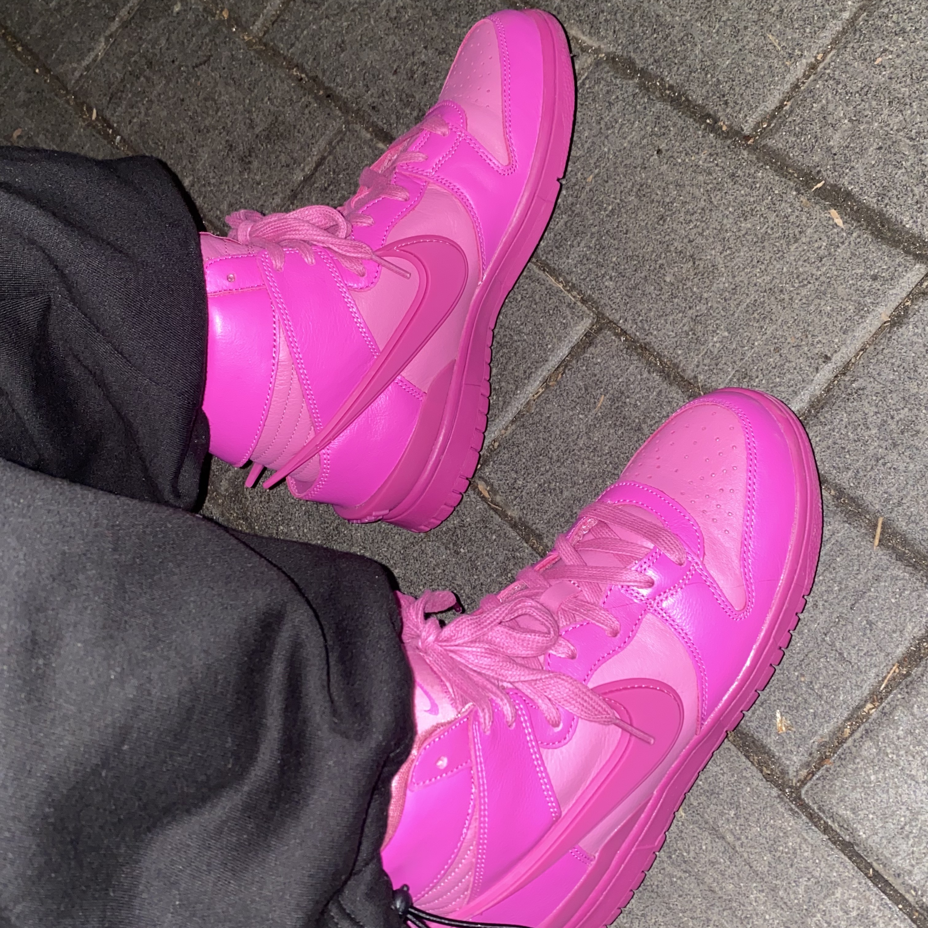 Nike x Ambush Dunk High Cosmic Fuchsia 착용 스타일 - 4