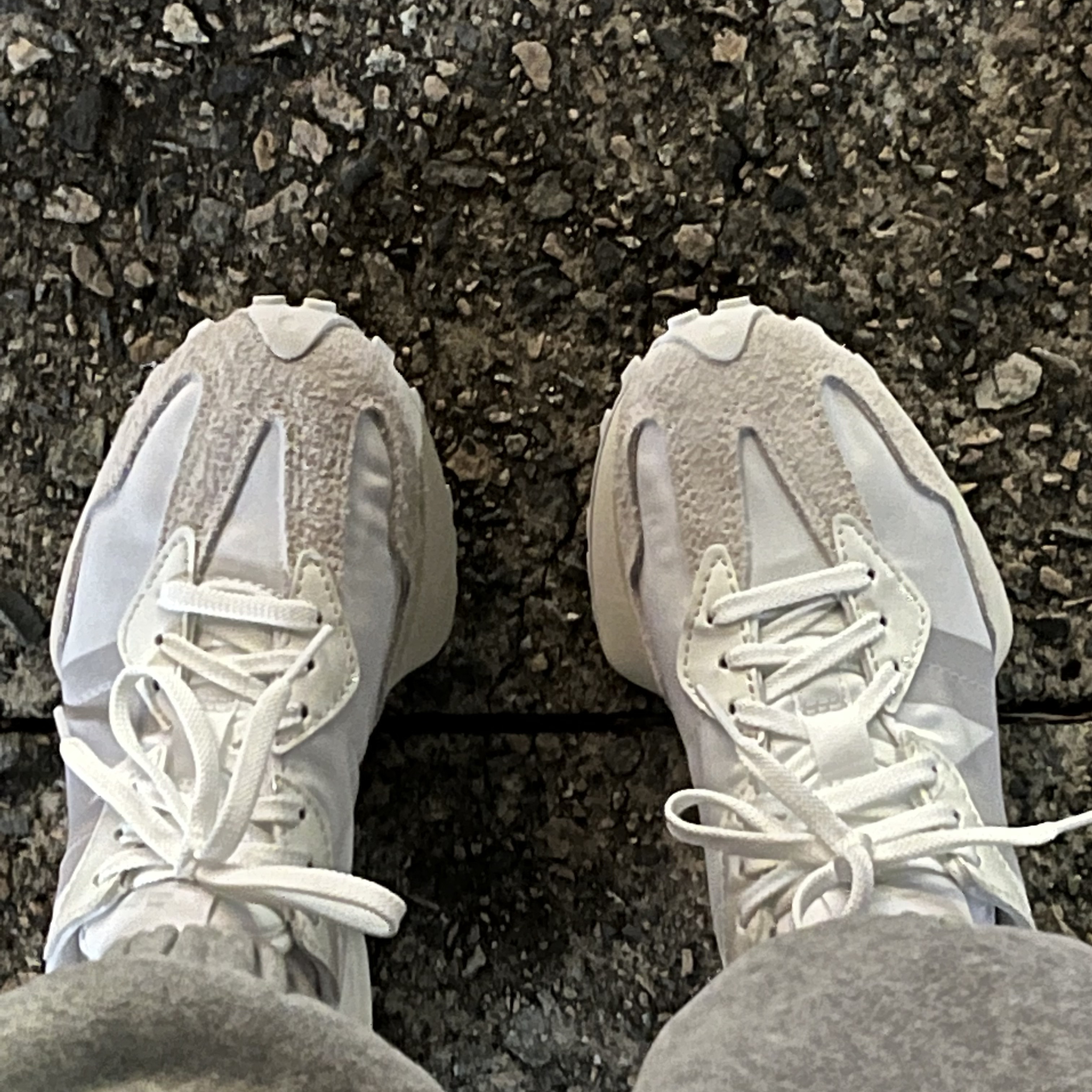 (W) New Balance 327 White Moonbeam 착용 스타일
