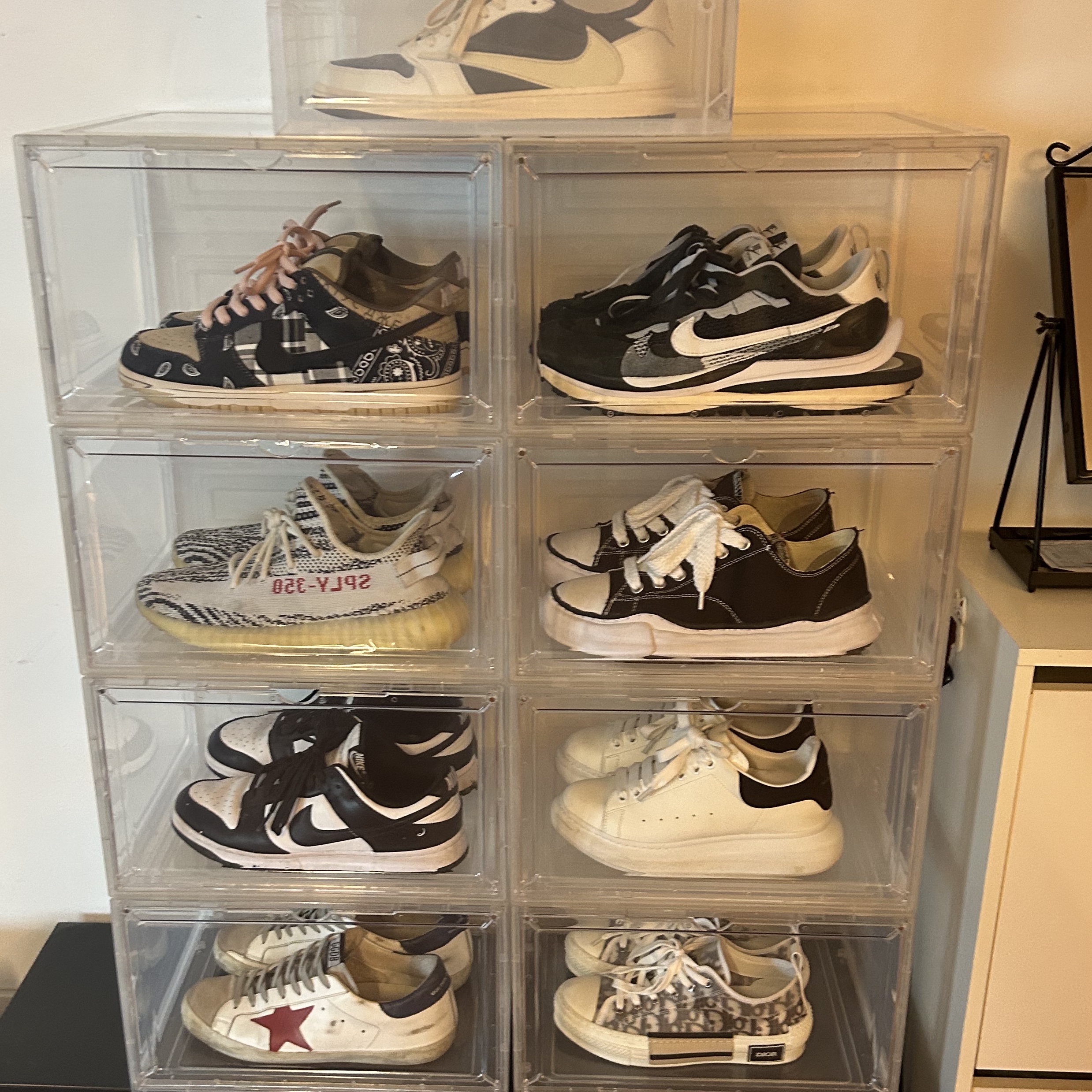 Nike Dunk Low Retro Black, Alexander McQueen Oversized Sneakers White Black 착용 스타일
