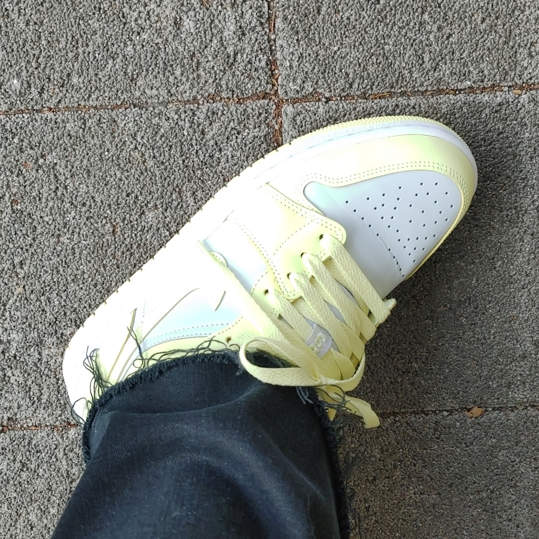 (W) Jordan 1 Low Citron Tint 착용 스타일 - 2