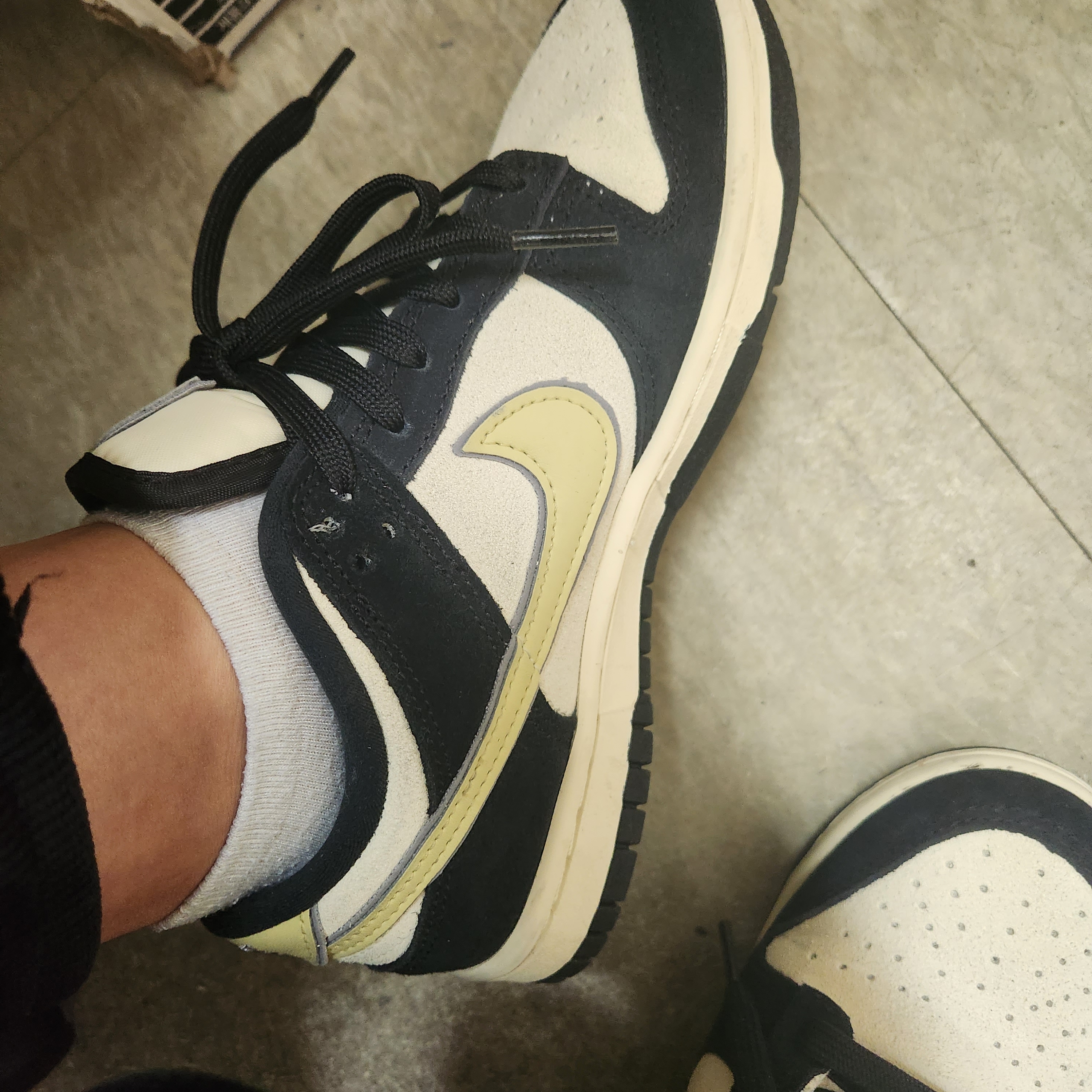(W) Nike Dunk Low LX Black Suede 착용 스타일