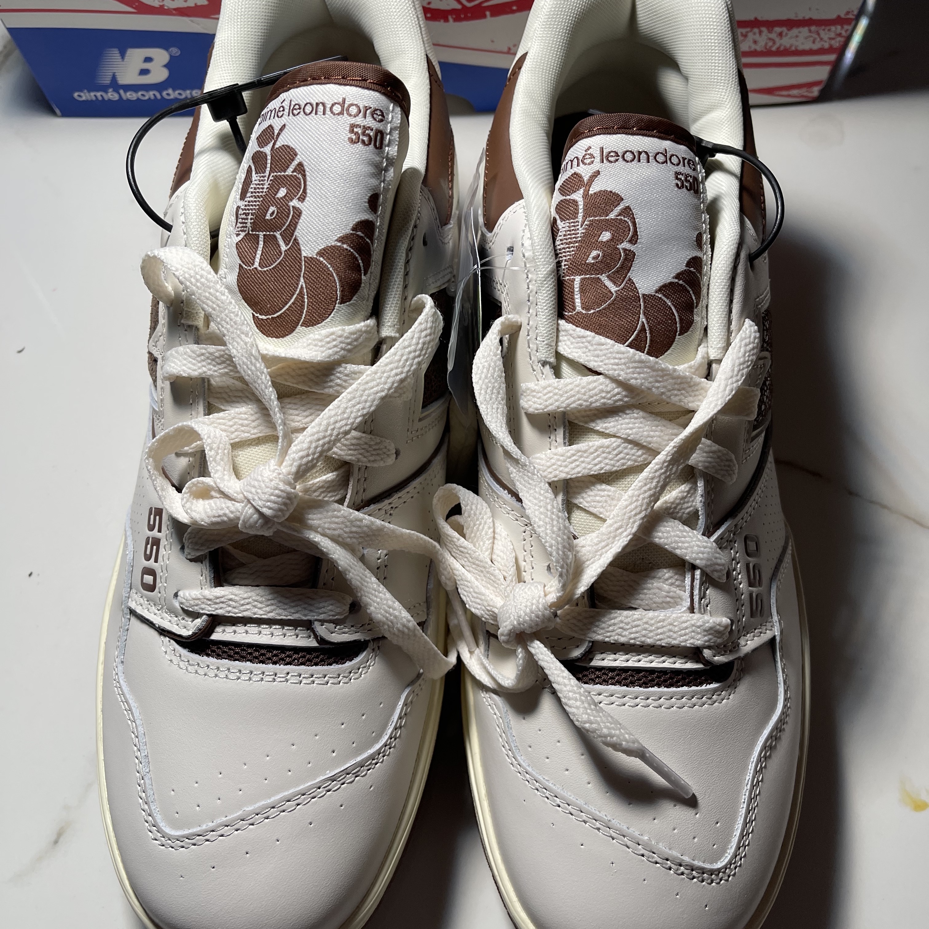 New Balance x Aime Leon Dore 550 Brown 착용 스타일 - 1