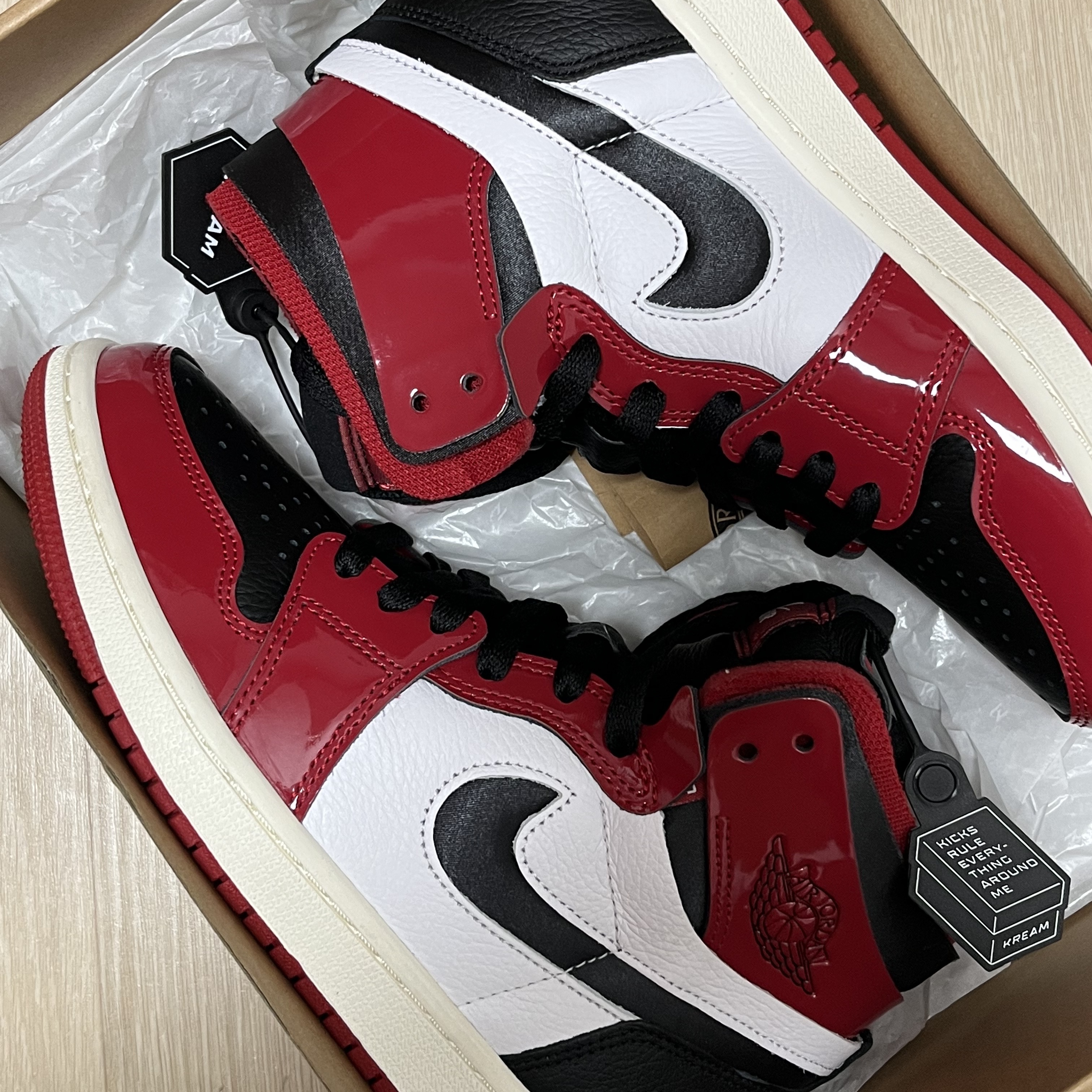 (W) Jordan 1 Zoom Air CMFT Gym Red Black 착용 스타일