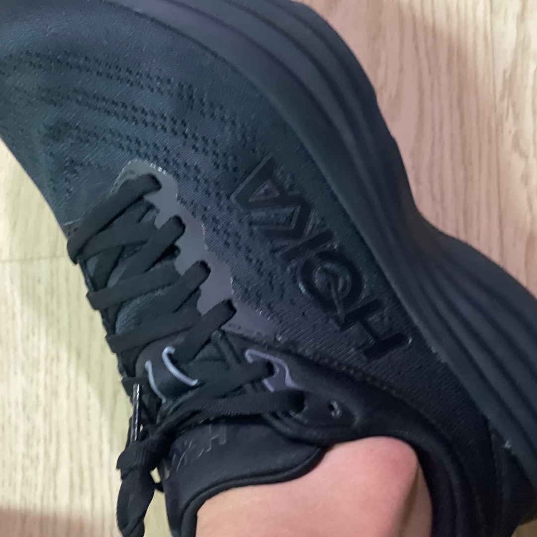 (W) Hoka Bondi 8 Black - Regular 착용 스타일