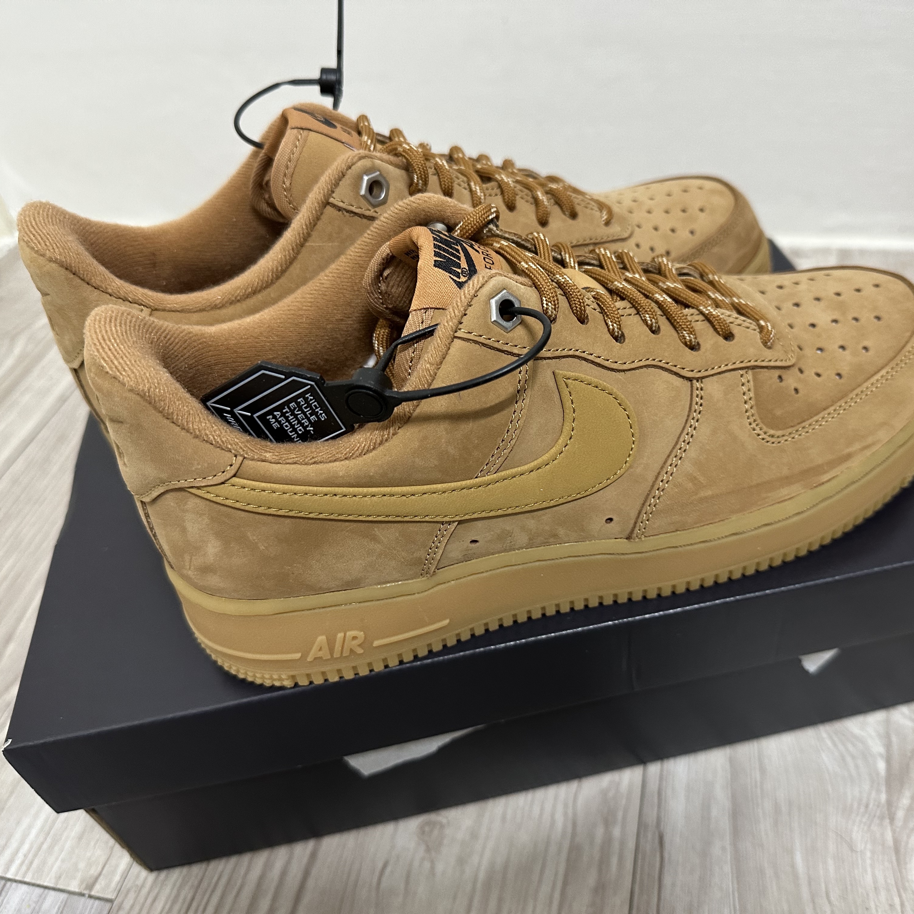 Nike Air Force 1 '07 WB Flax 착용 스타일