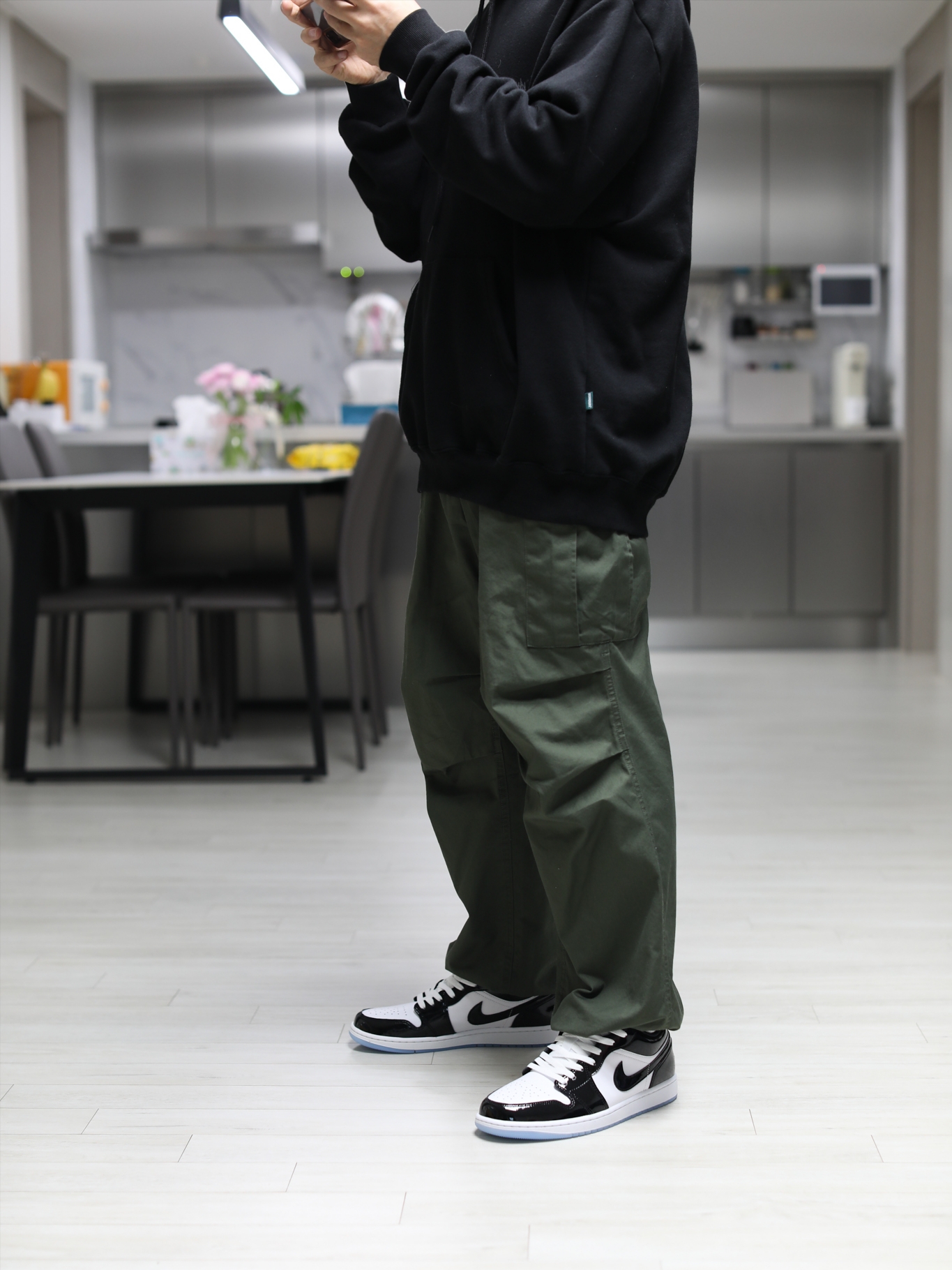Jordan 1 Low SE Concord 착용 스타일 - 1