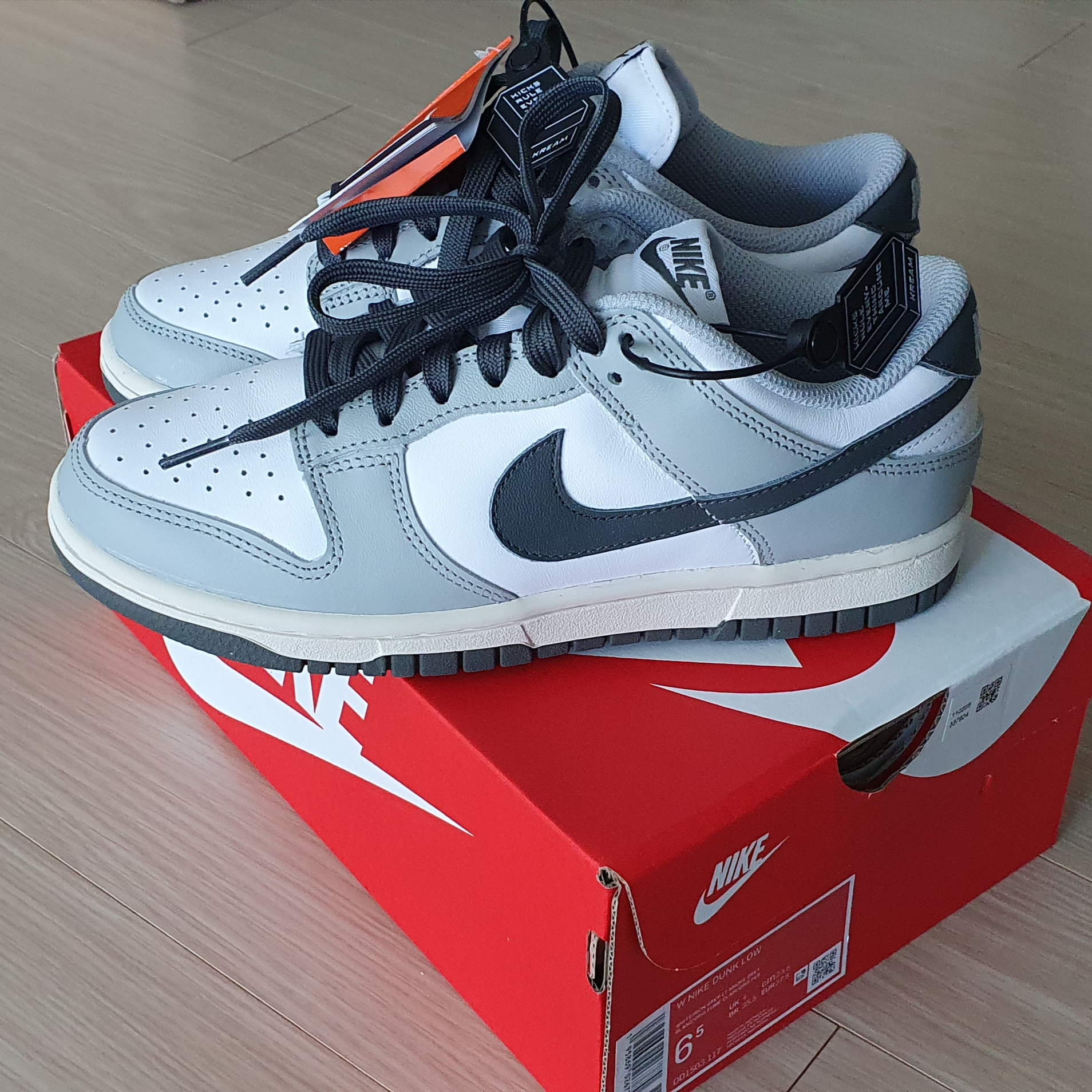 (W) Nike Dunk Low Light Smoke Grey 착용 스타일