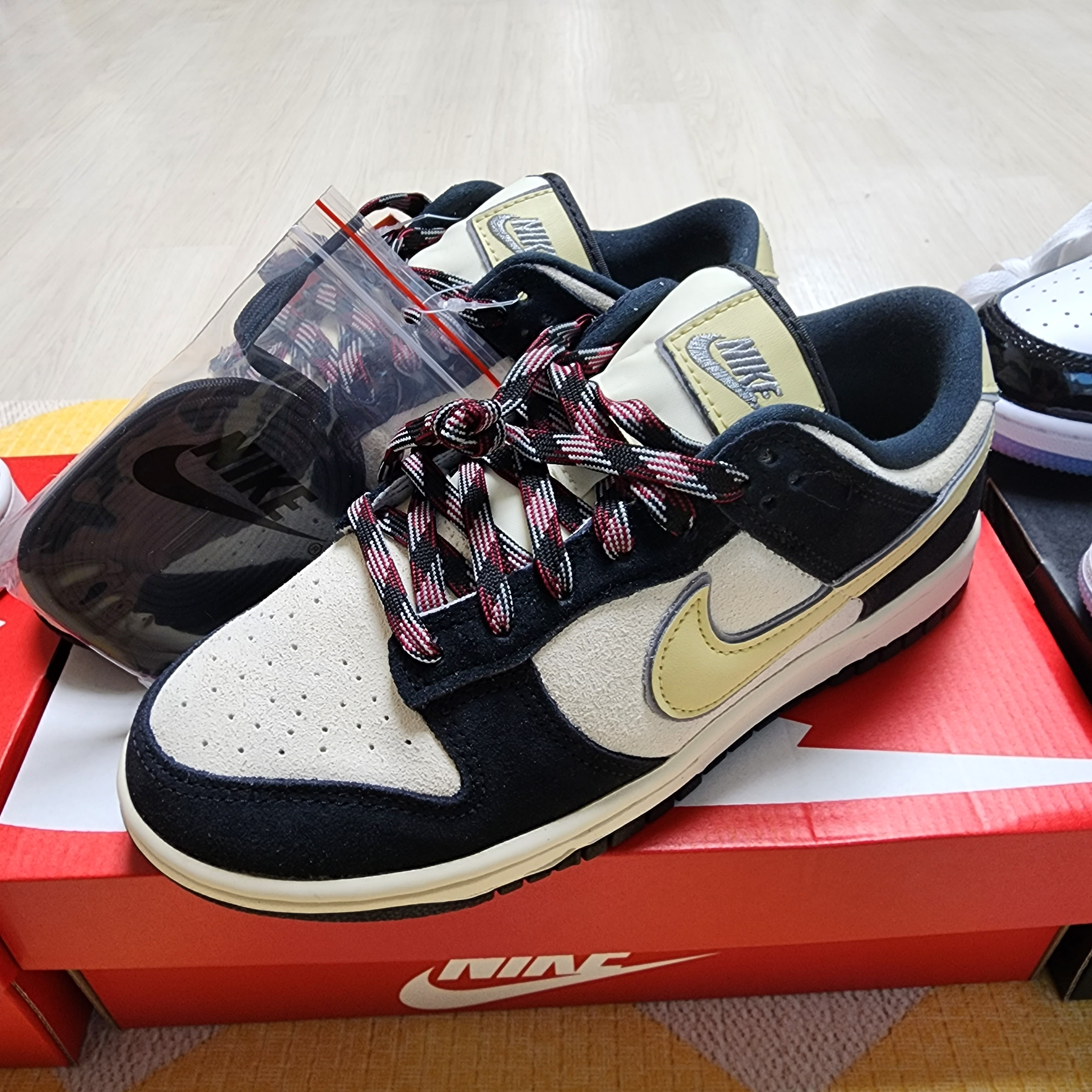 (W) Nike Dunk Low LX Black Suede 착용 스타일