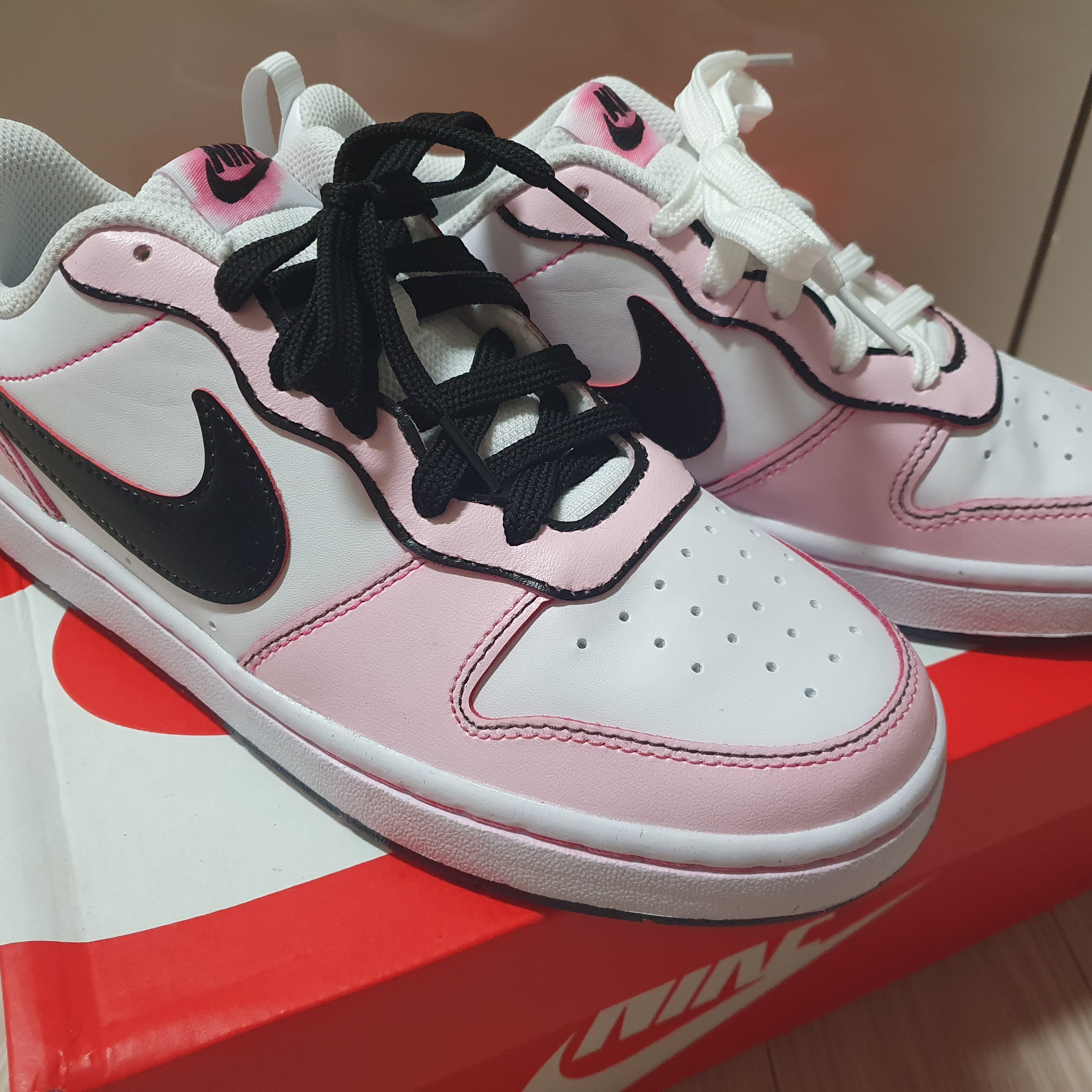 (GS) Nike Court Borough 2 SE White Pink Foam 착용 스타일 - 1