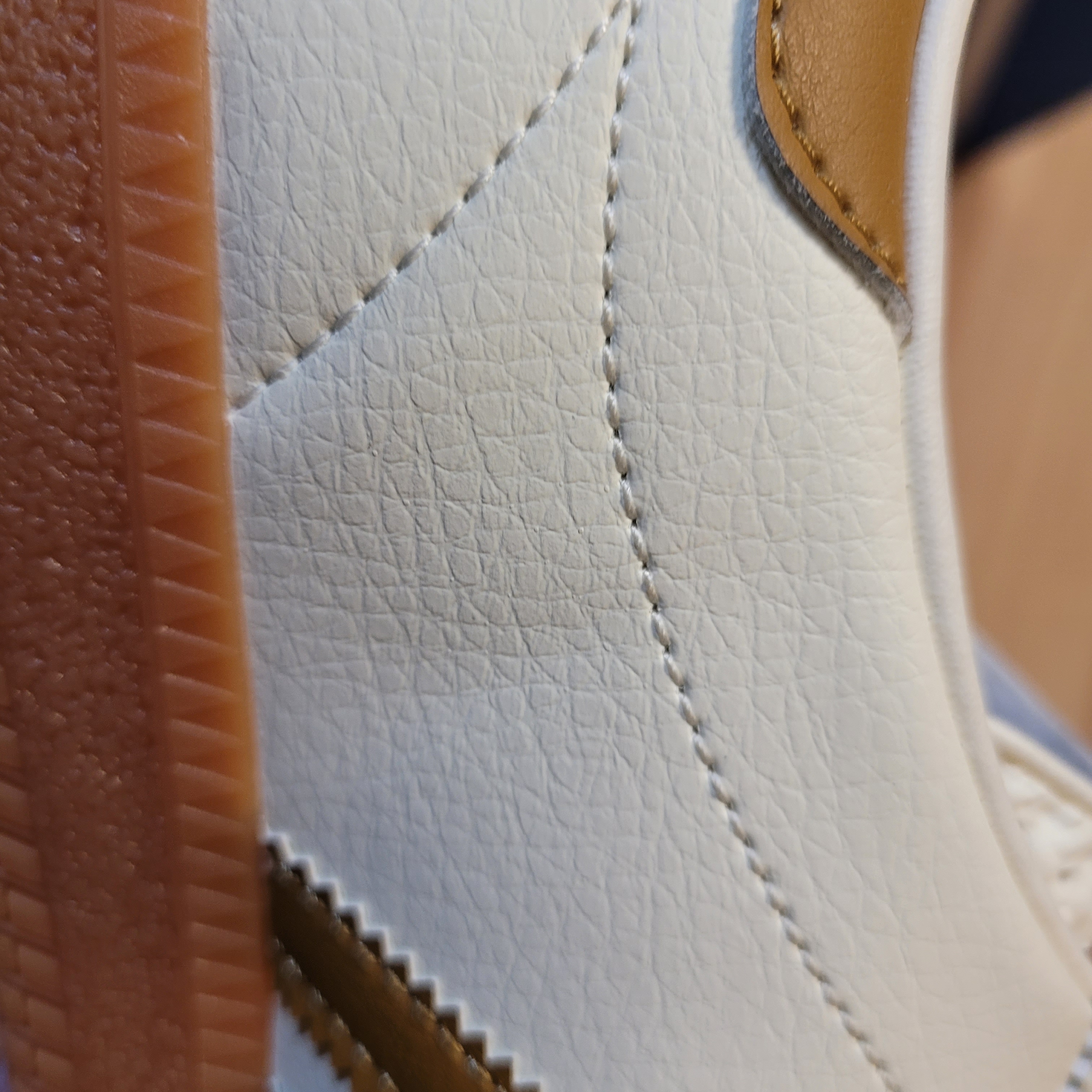 Adidas City Series Triest Cream White 착용 스타일 - 3