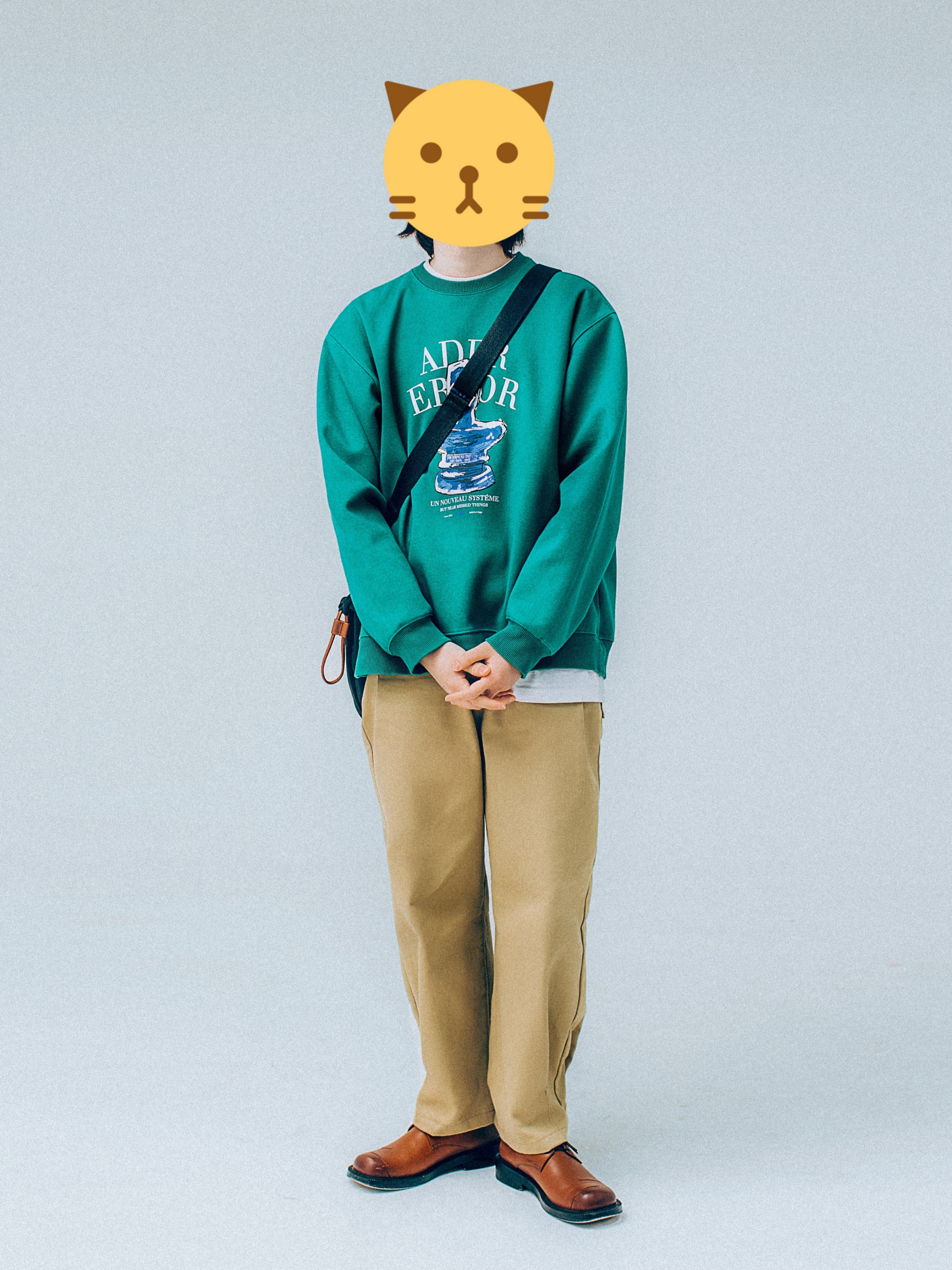 Ader Error Portrait Trophy Logo Sweatshirt Green 착용 스타일