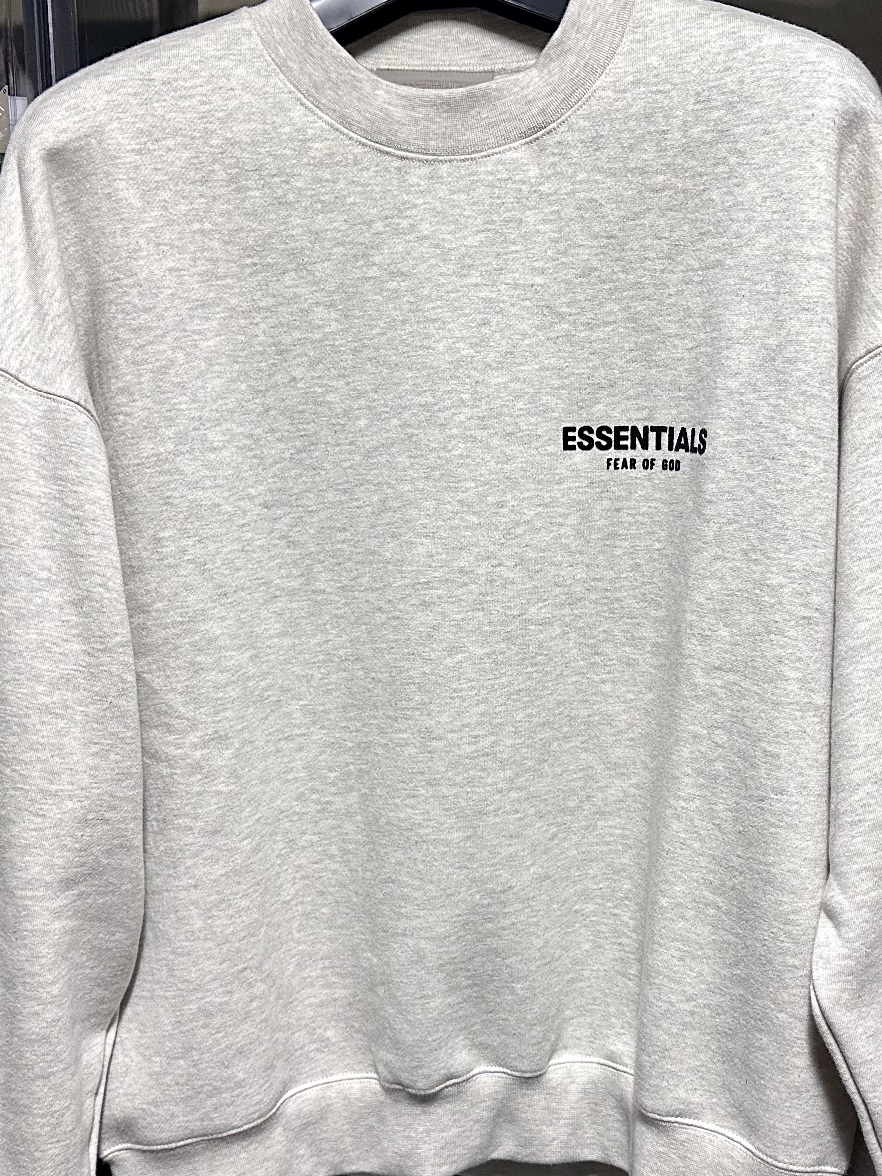 Essentials The Core Collection Crewneck Sweatshirt Light Oatmeal 착용 스타일 - 2