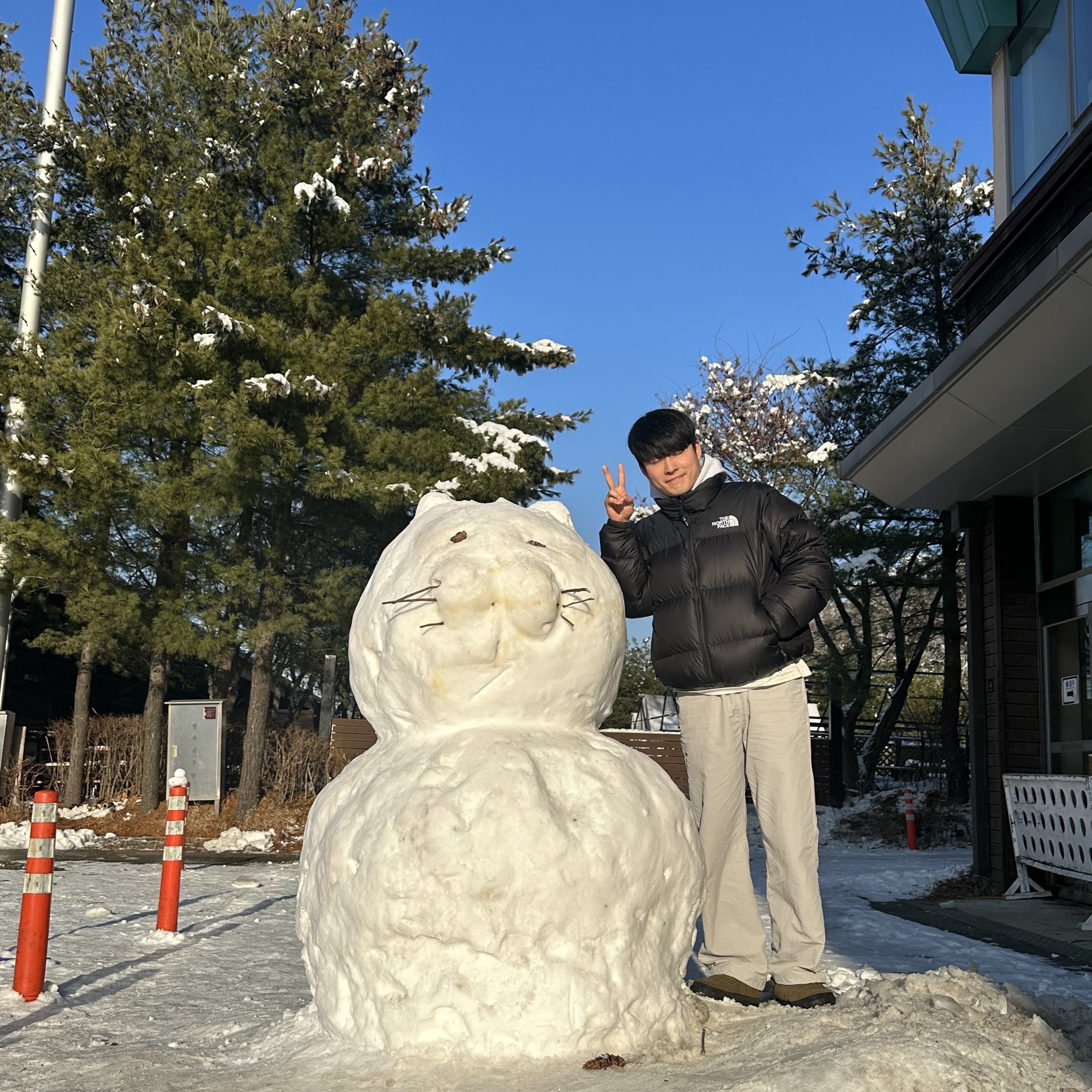 The North Face 1996 Eco Nuptse Jacket Black 착용 스타일