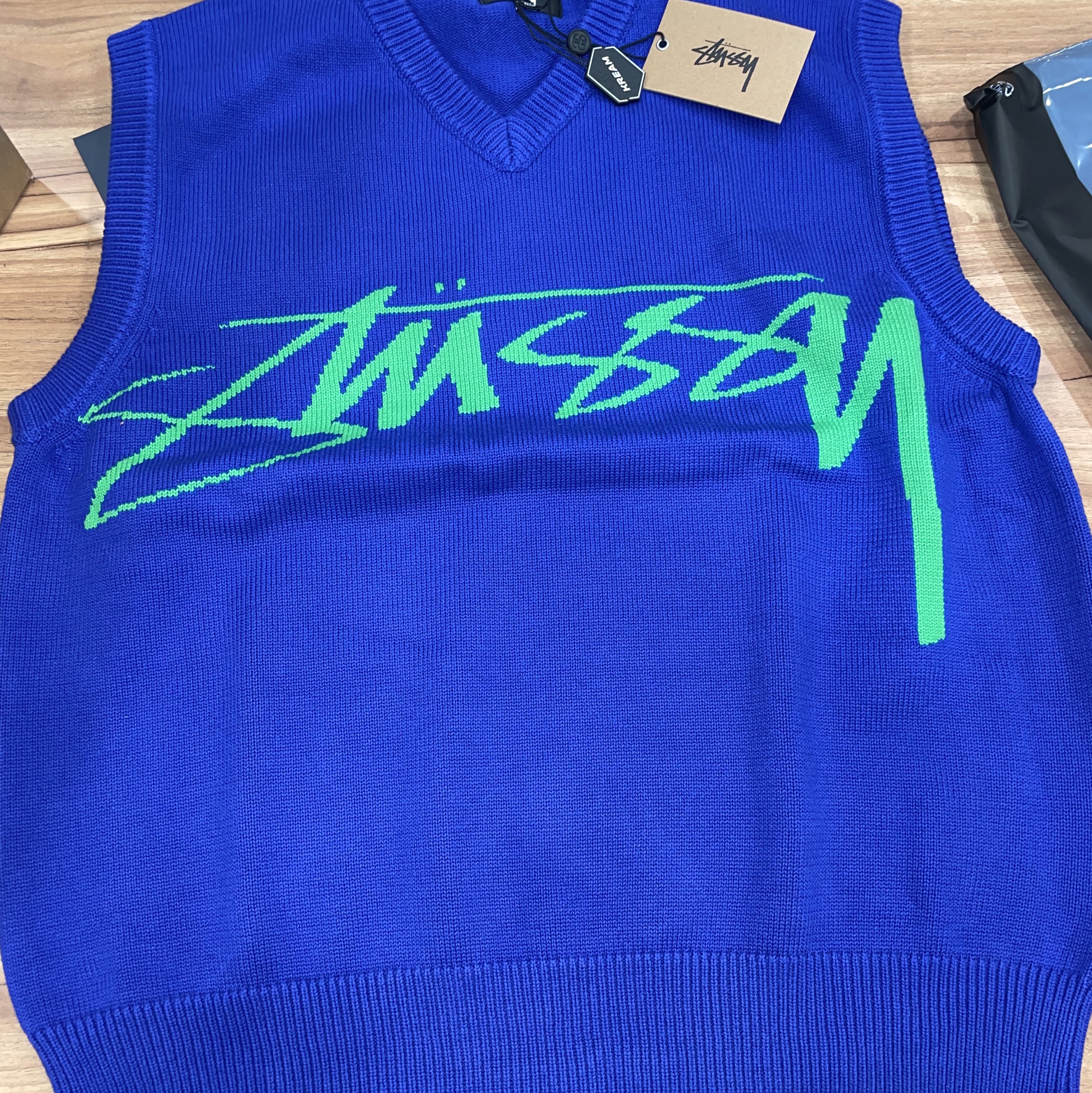 Stussy Sweater Vest Blue 착용 스타일 - 1