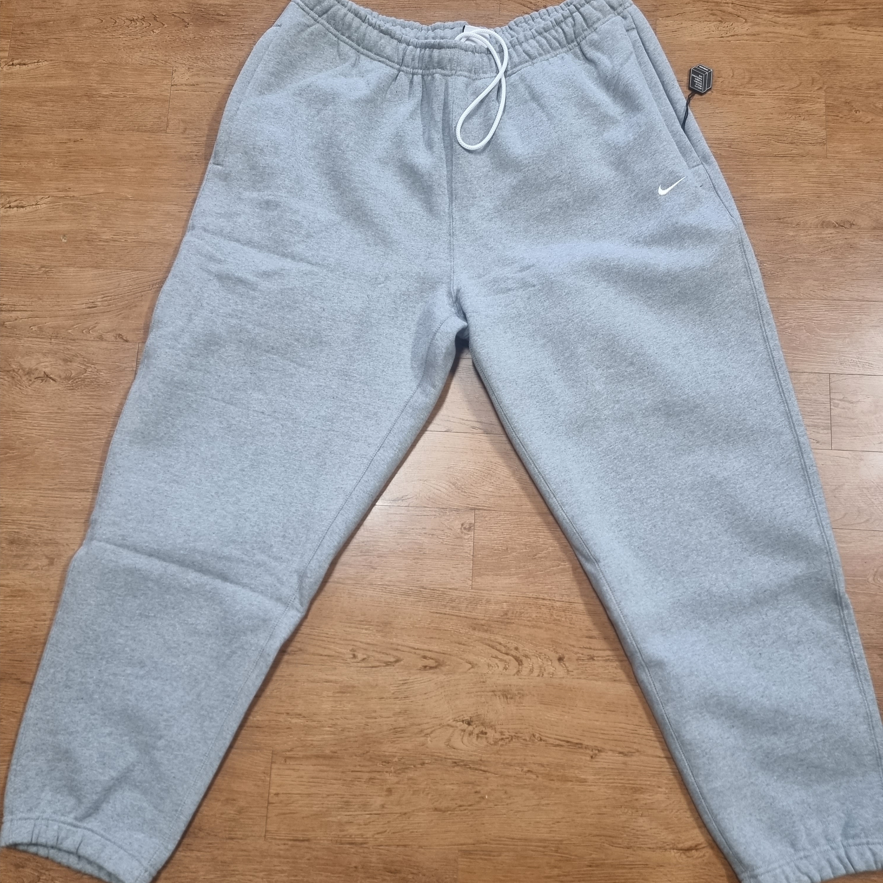 Nike NRG Solo Swoosh Fleece Pants Dark Grey Heather - Asia 착용 스타일