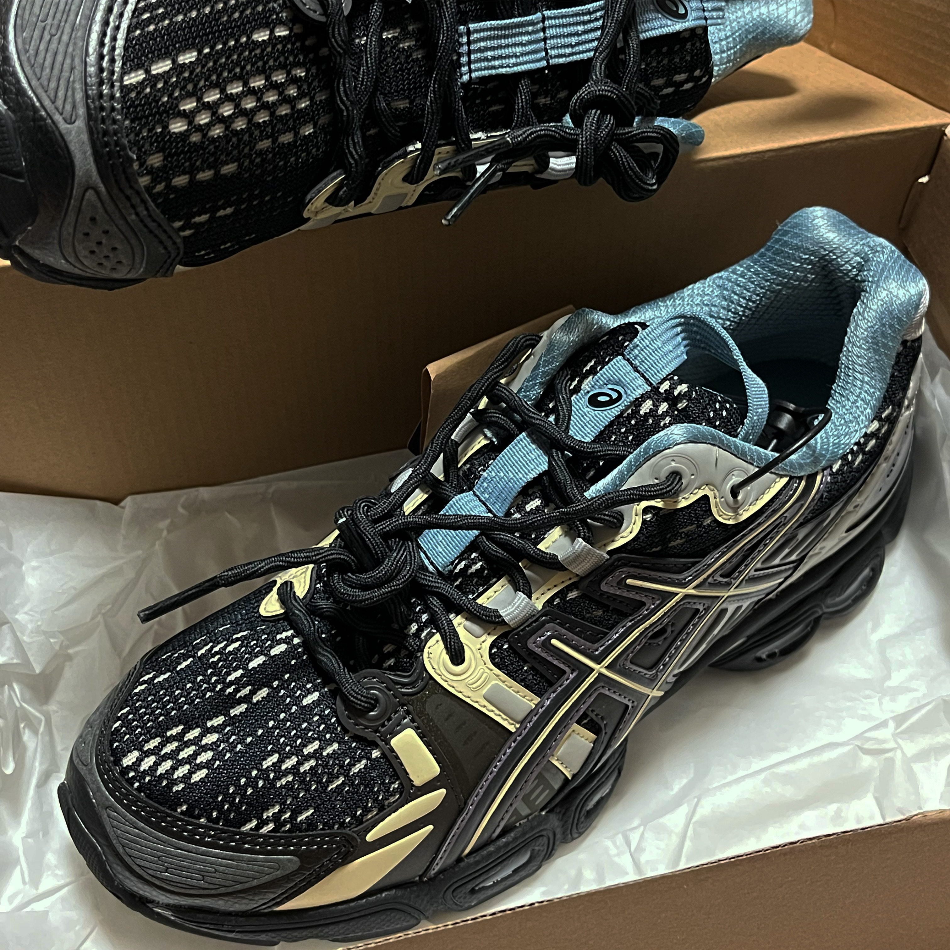 Asics UB5-S Gel-Nimbus 9 Black Gunmetal 착용 스타일