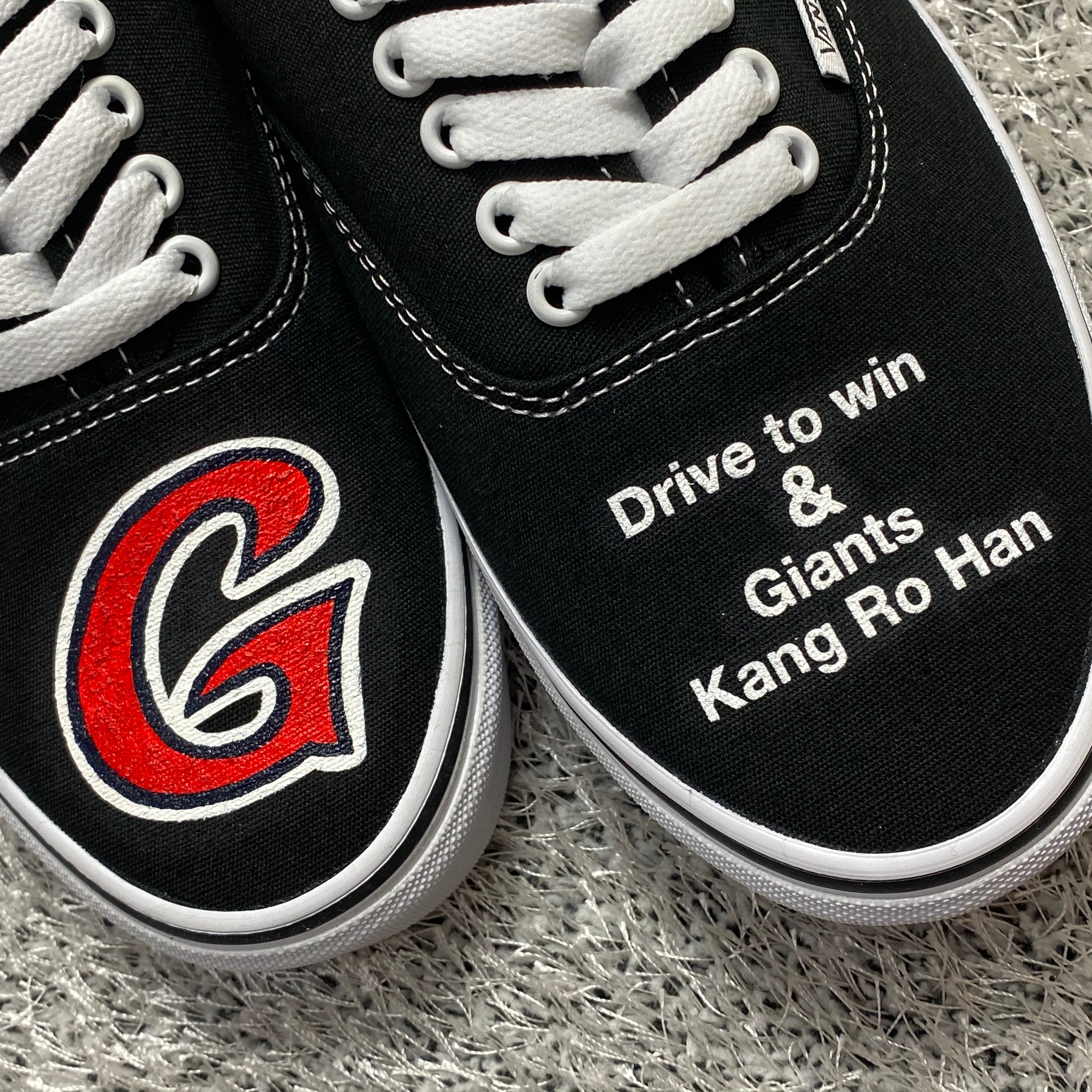 Vans Vault OG Authentic LX Black, Vans Vault OG Authentic LX Red 착용 스타일 - 2