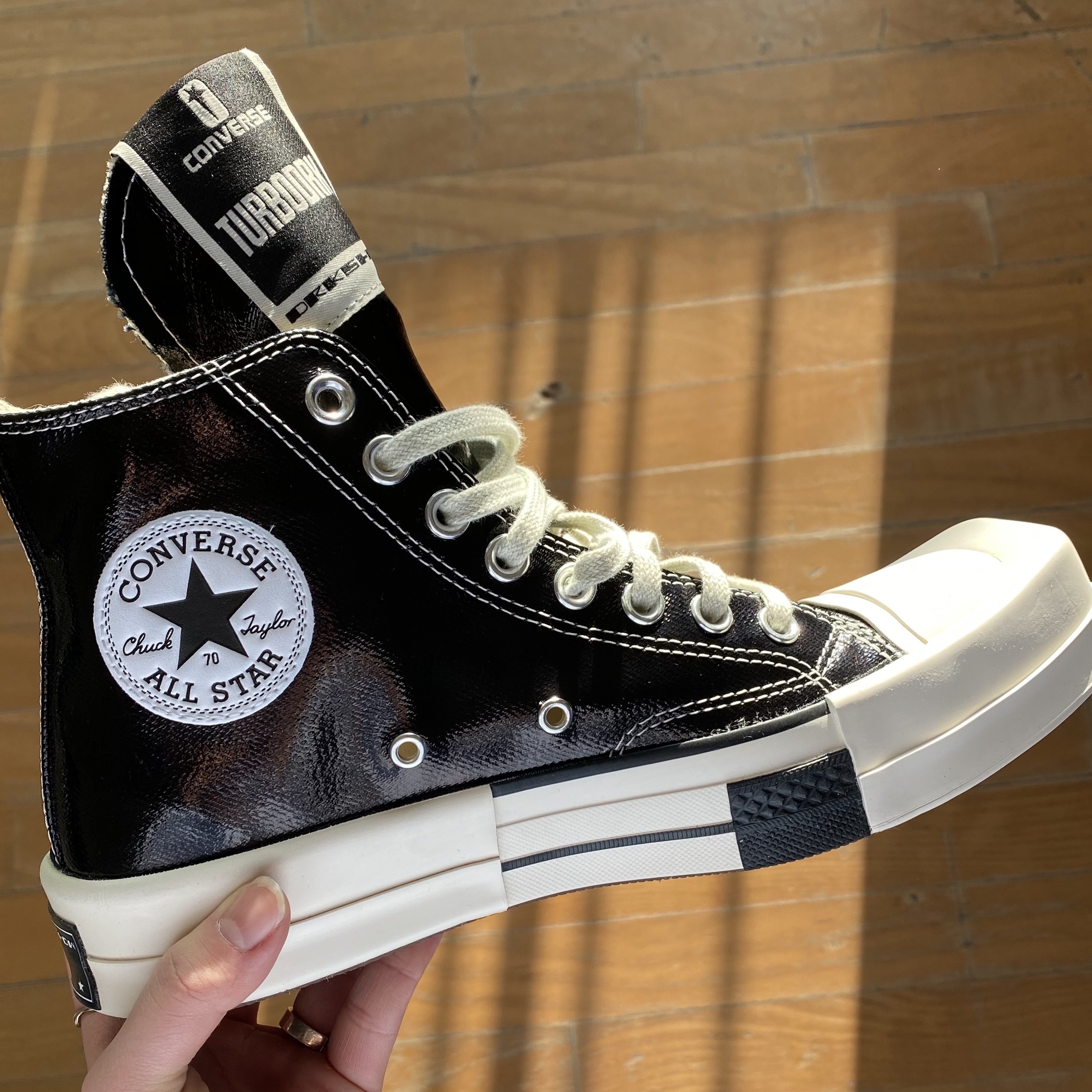 Converse x Drkshdw Turbodrk Chuck 70 Hi Black Lacquered Denim 착용 스타일 - 2