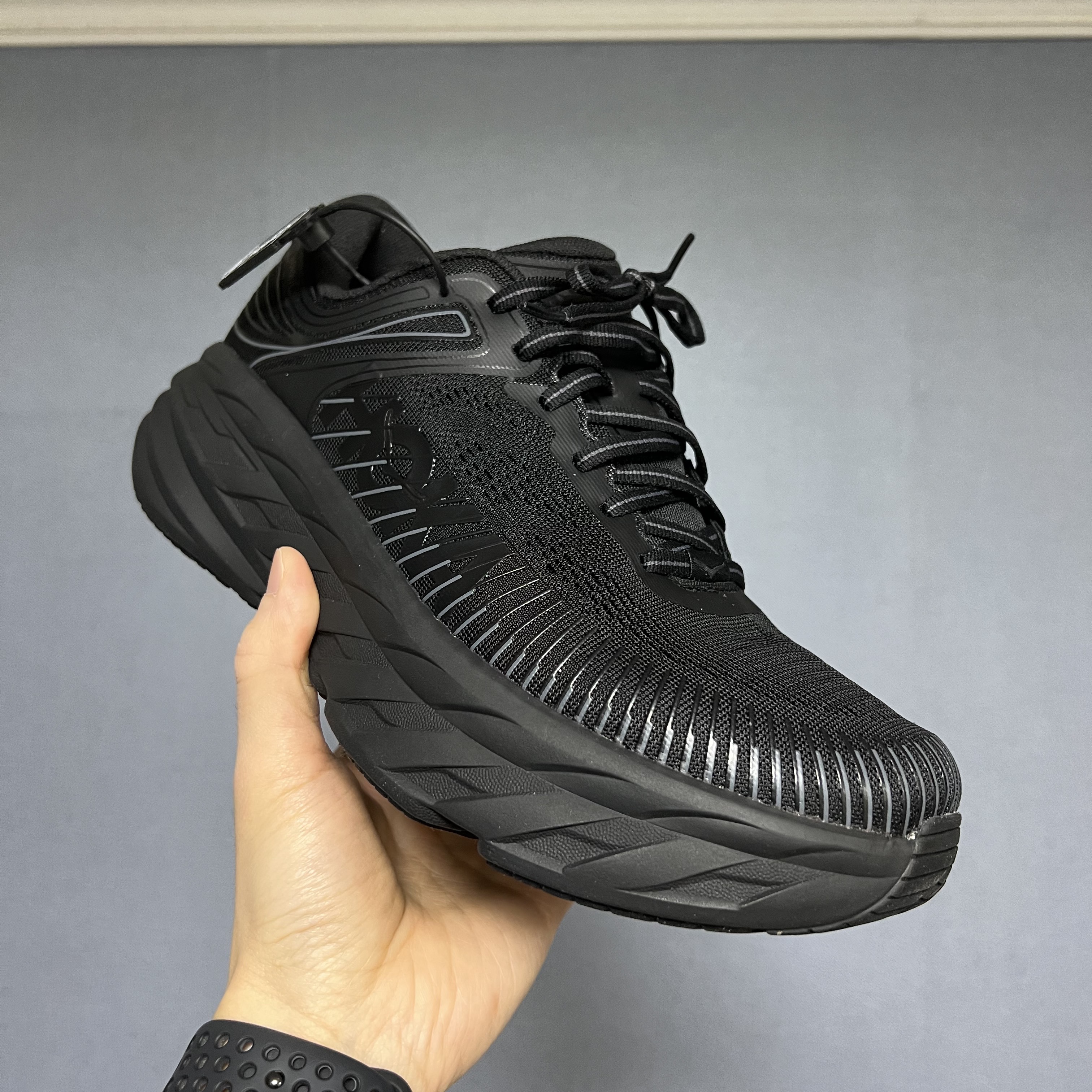 Hoka Bondi 7 Black 착용 스타일 - 1