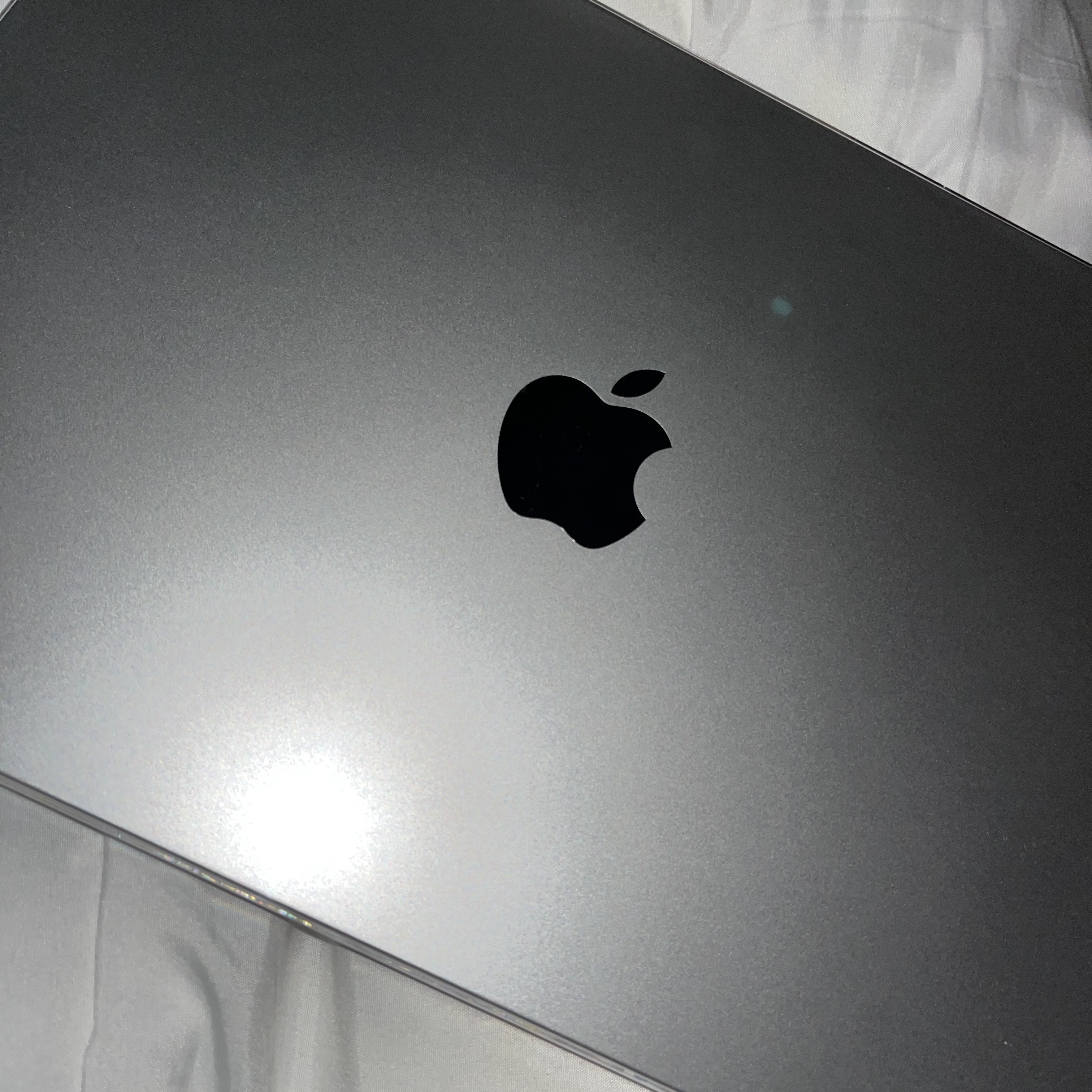 Apple 2022 MacBook Air 13 M2 256GB SSD / 8GB RAM Silver (Korean Ver.) 착용 스타일