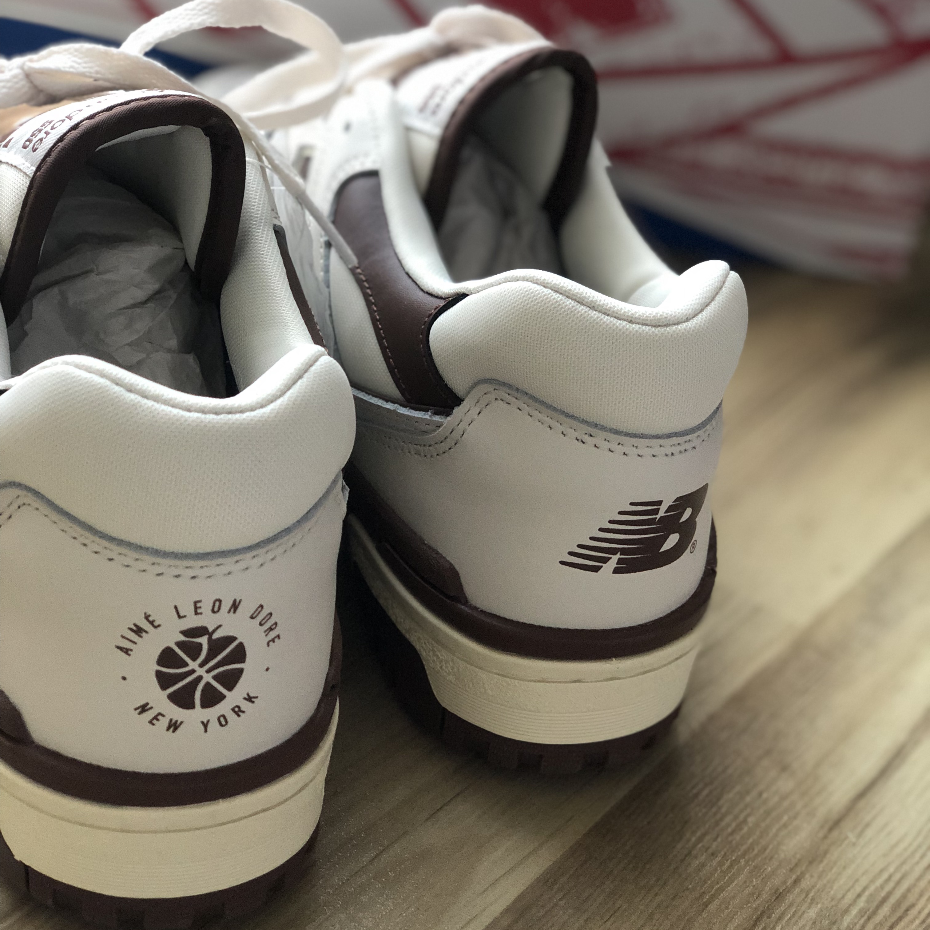 New Balance x Aime Leon Dore 550 Brown 착용 스타일 - 3
