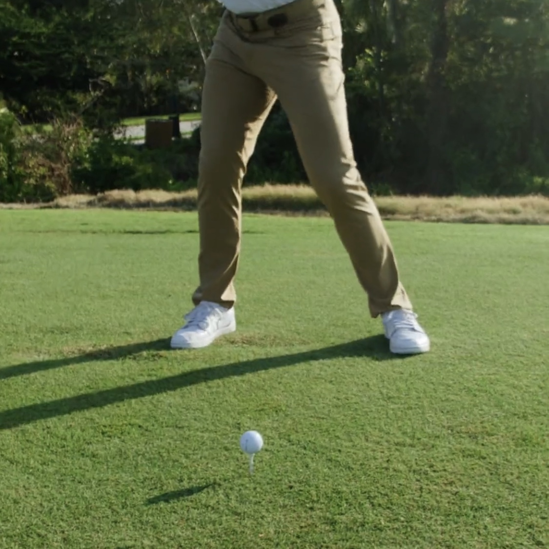 Jordan 1 Low Golf Triple White 착용 스타일 - 2