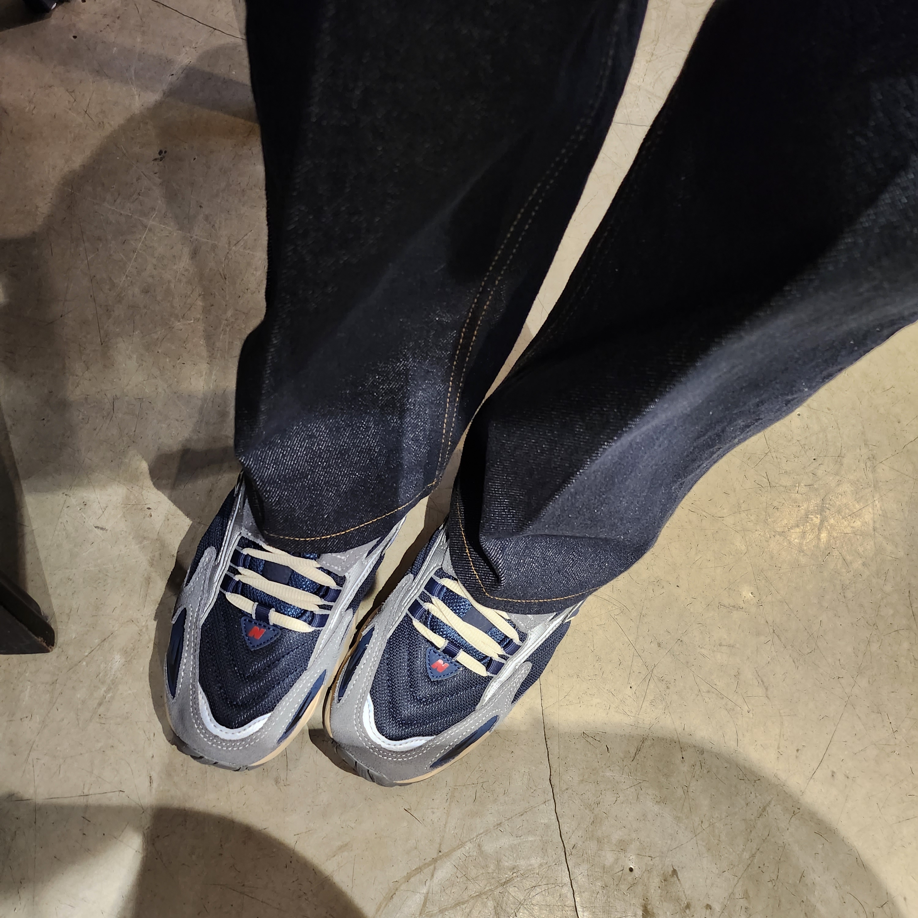 New Balance 725 Navy 착용 스타일