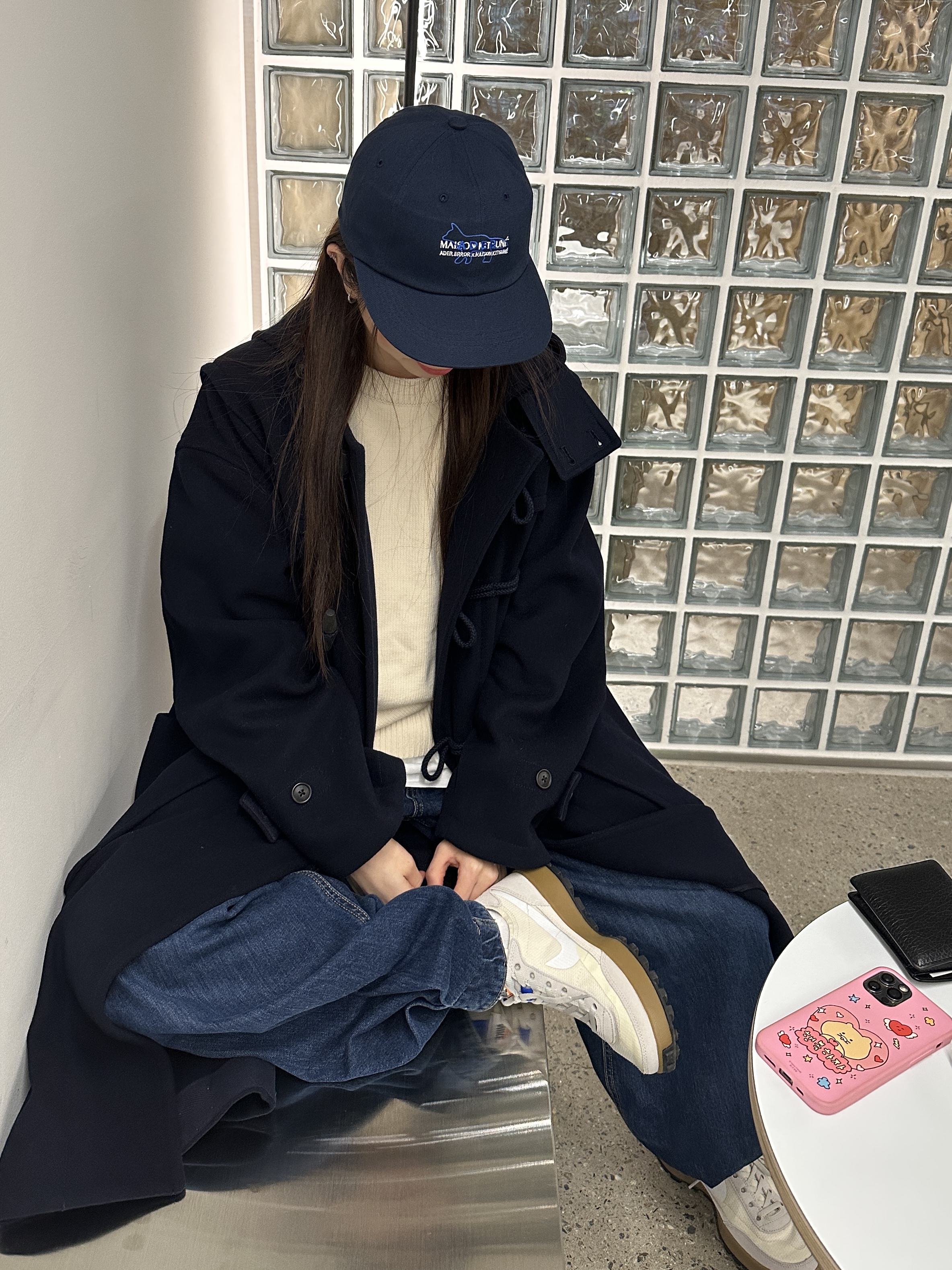 Apple AirPods Max Lightning Silver (Korean Ver.), Zara x Ader Error Wide Leg Jeans Blue 착용 스타일 - 3