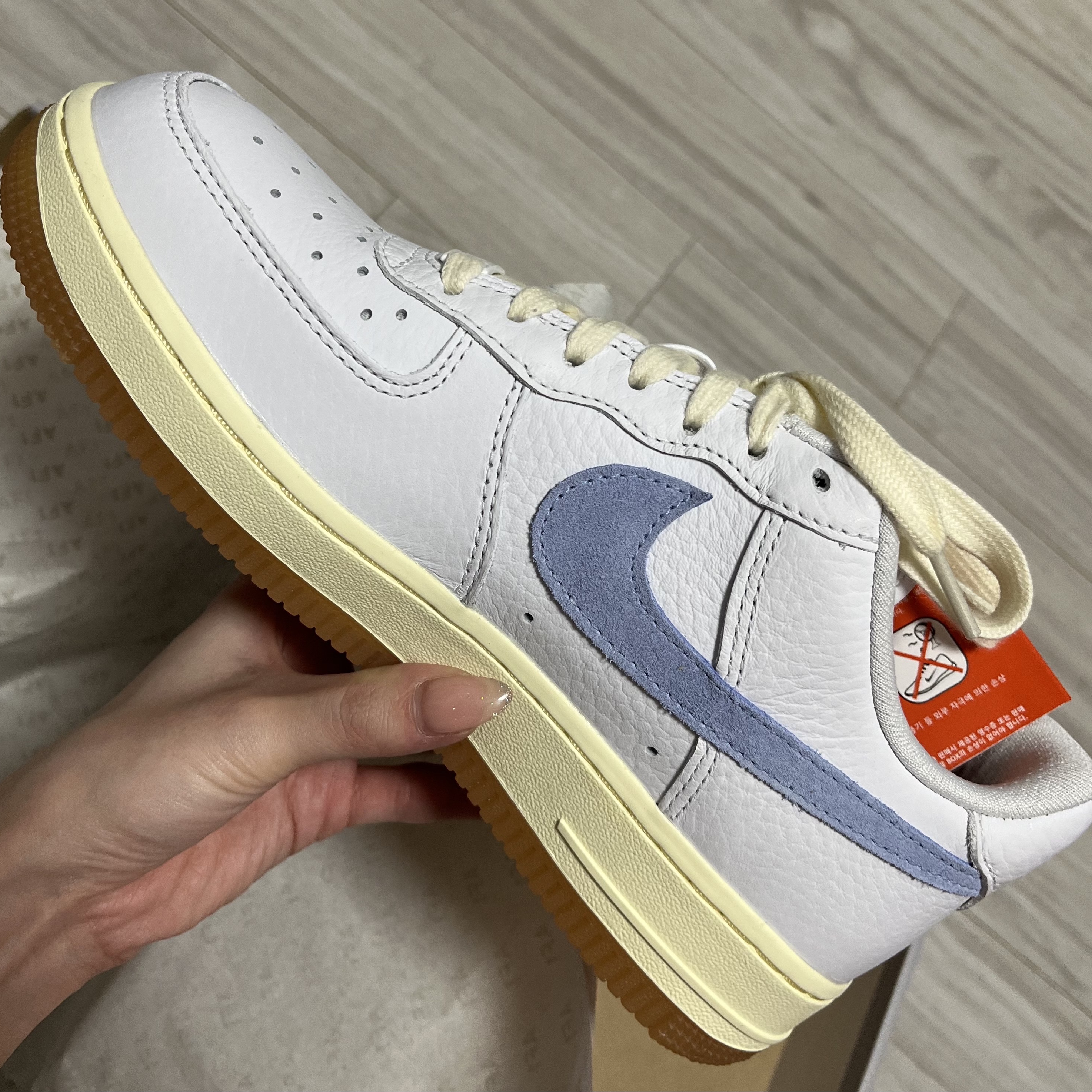 (W) Nike Air Force 1 '07 White Alabaster 착용 스타일