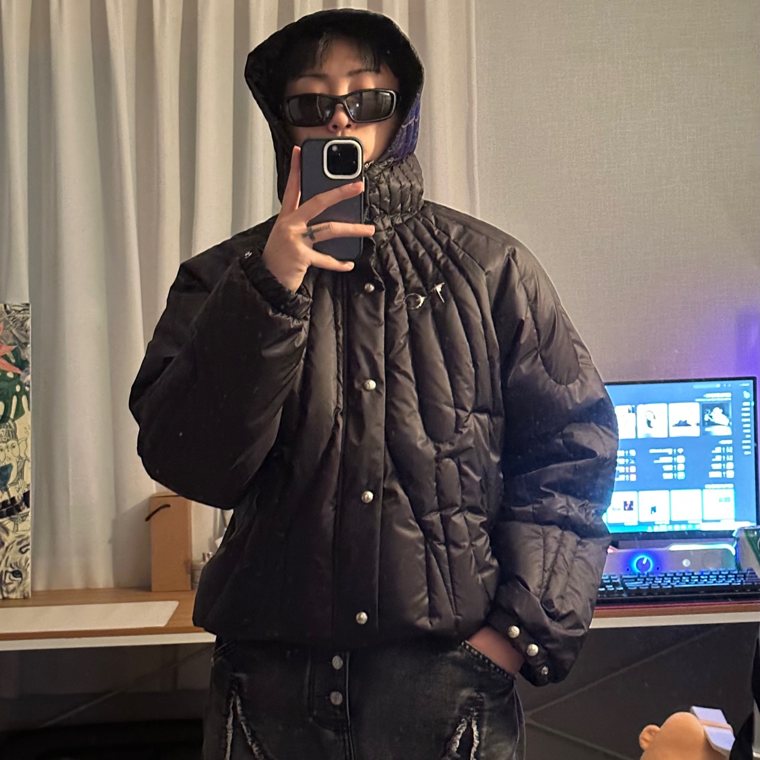 Thug Club Cave Down Jacket Black 착용 스타일