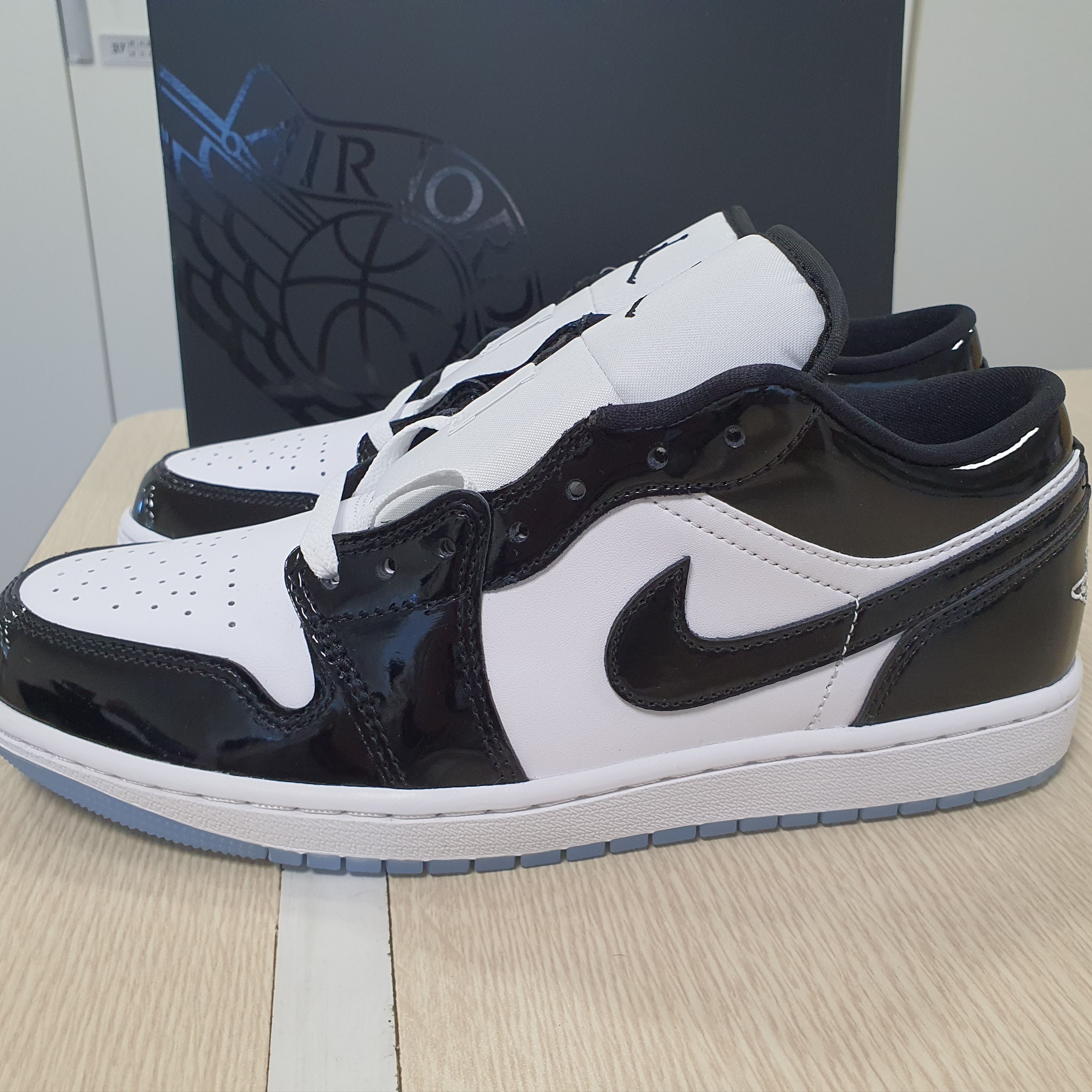 Jordan 1 Low SE Concord 착용 스타일 - 1