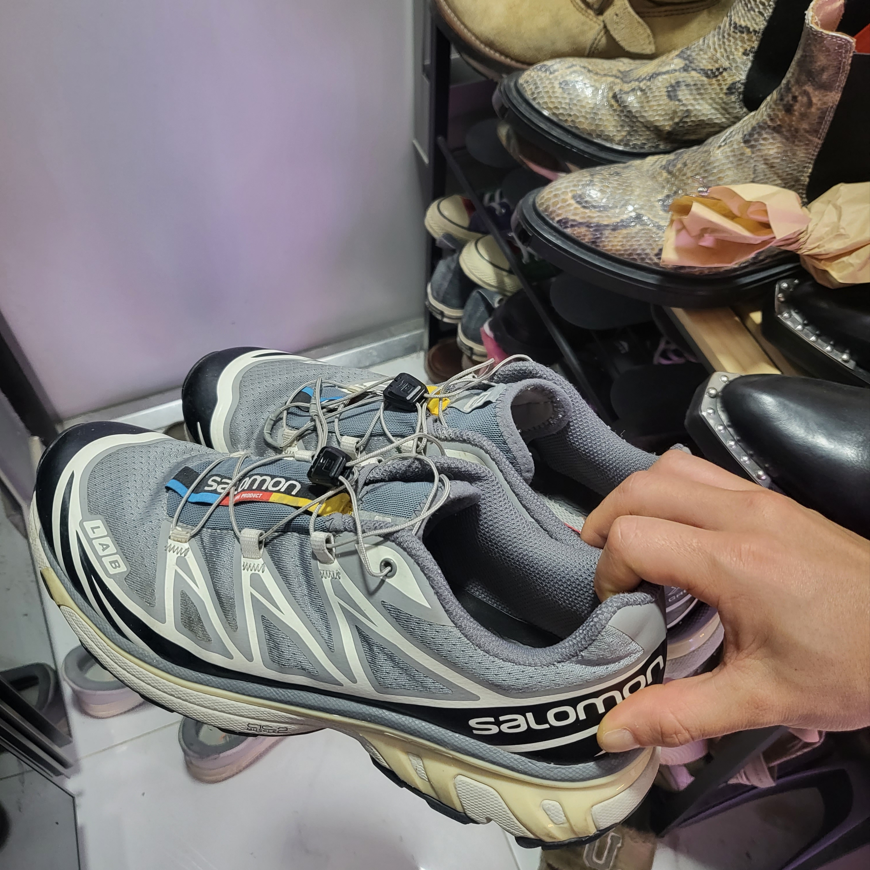 Salomon S/LAB XT-6 Softground LT ADV Monument 착용 스타일