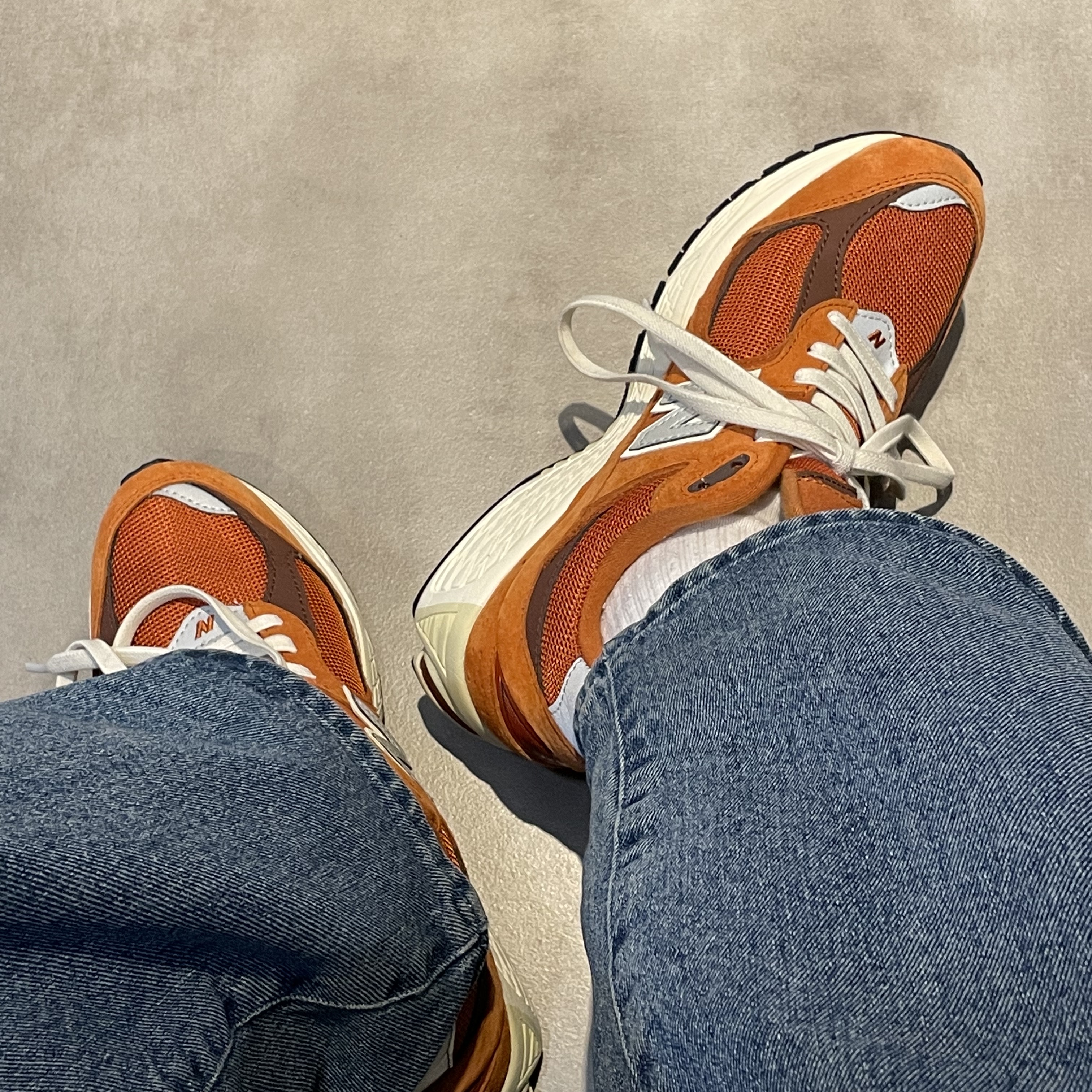 New Balance 2002R Rust Oxide 착용 스타일