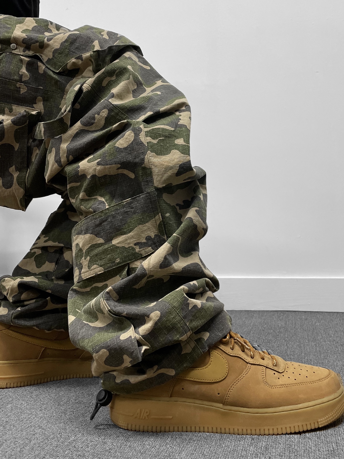 Nike Air Force 1 '07 WB Flax 착용 스타일 - 4