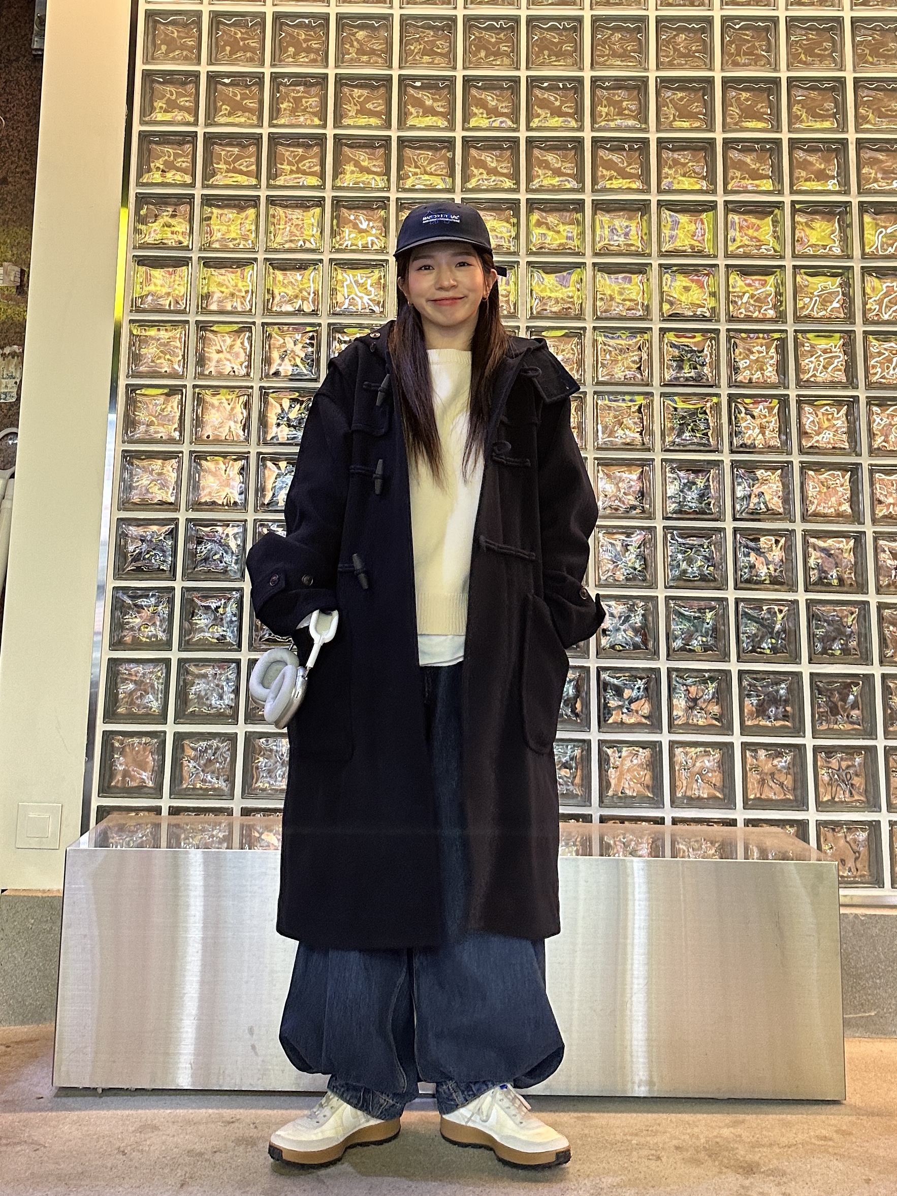 Apple AirPods Max Lightning Silver (Korean Ver.), Zara x Ader Error Wide Leg Jeans Blue 착용 스타일 - 2
