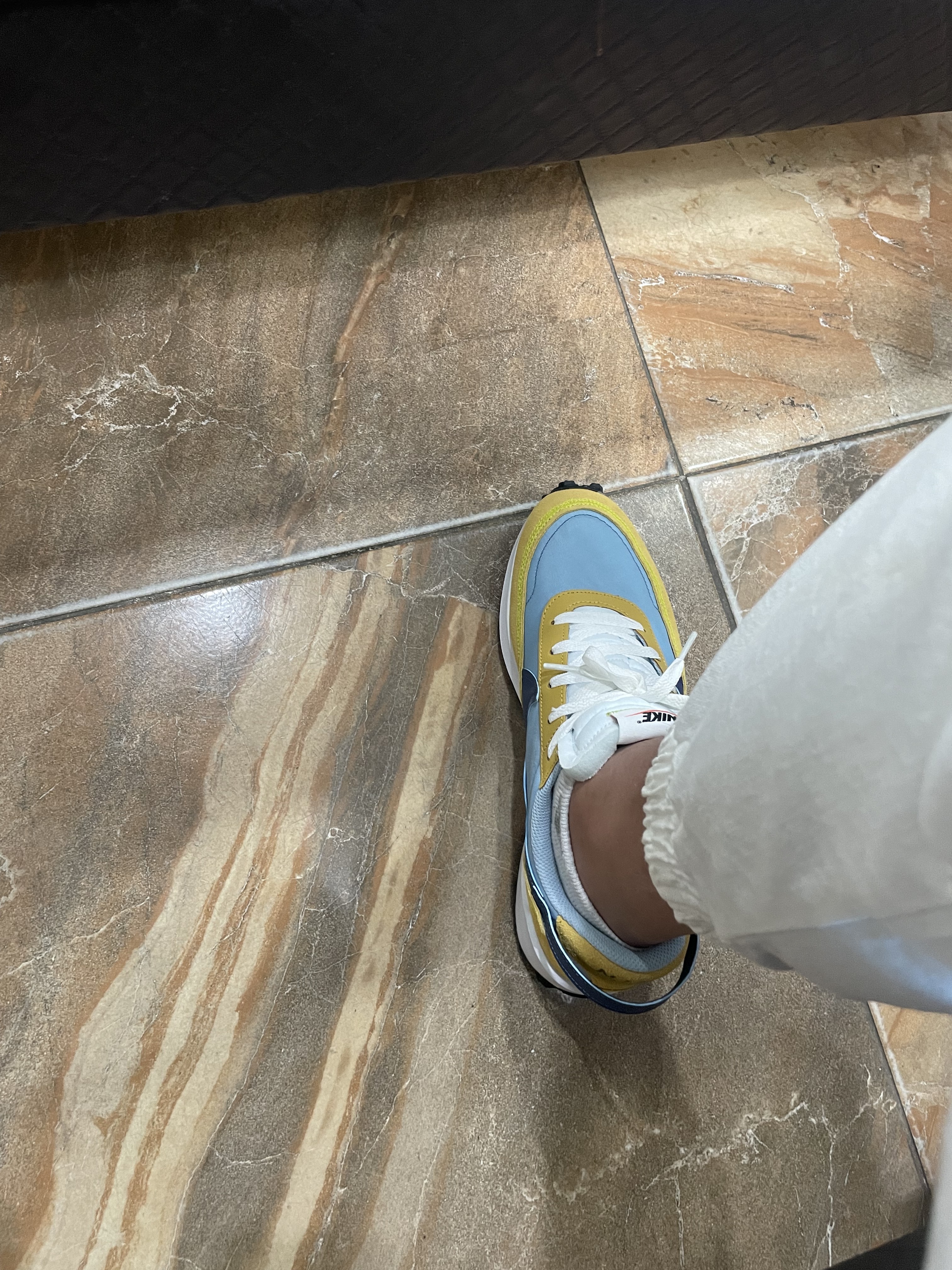 Nike Waffle Debut Boarder Blue Mystic Navy 착용 스타일