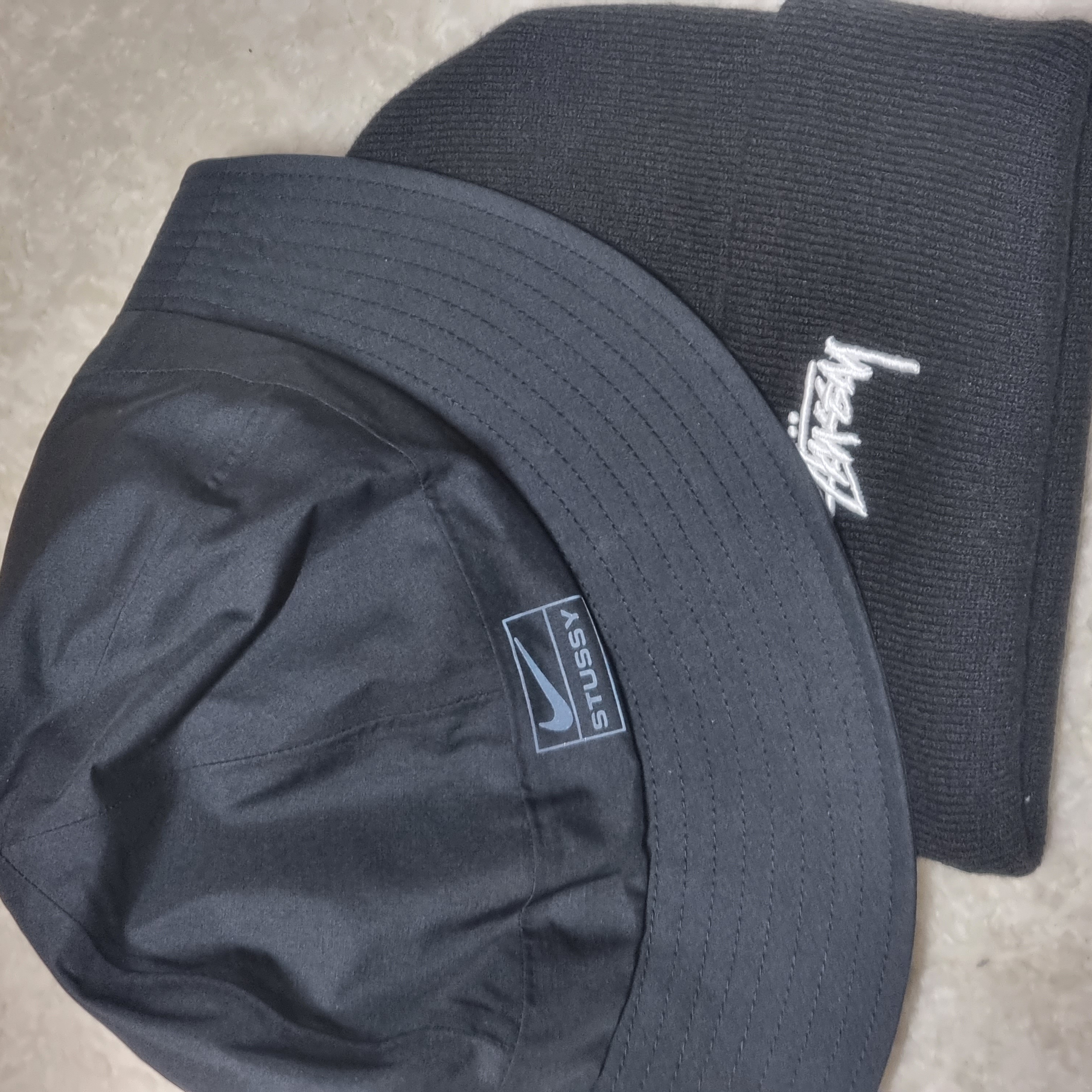 Nike x Stussy NRG FL Storm-Fit Bucket Hat Black, Nike x Stussy NRG Cuffed Beanie Black 착용 스타일