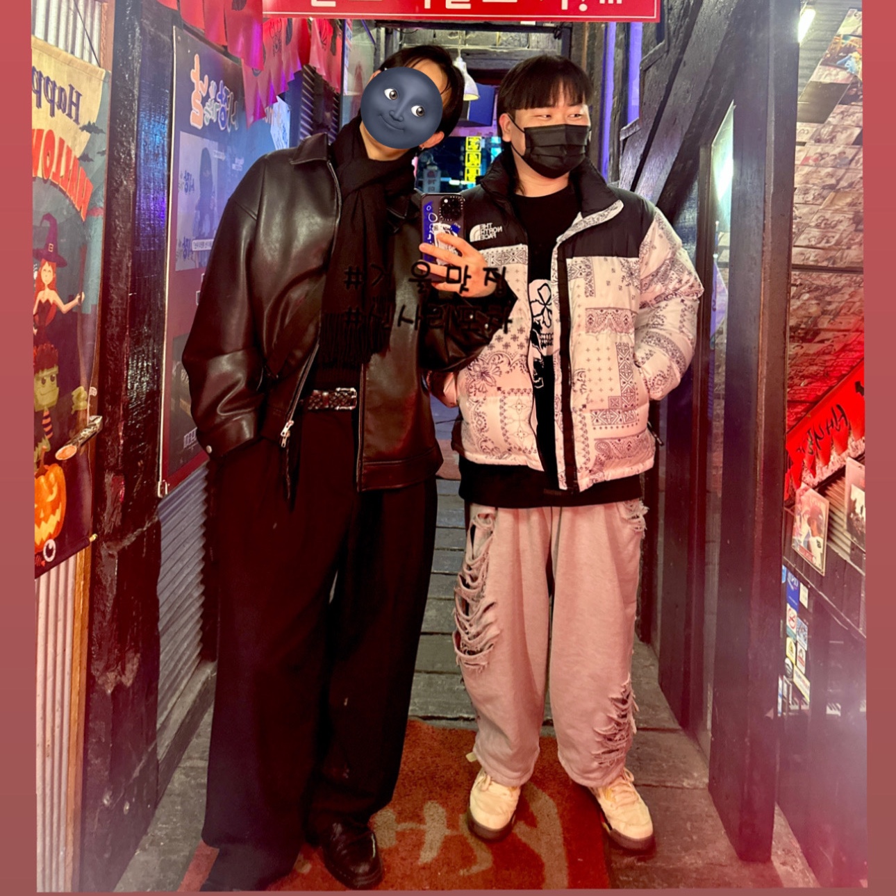 Jordan 5 x Off-White Retro SP Sail Fire Red, The North Face 1996 Novelty Nuptse Jacket Off White 착용 스타일