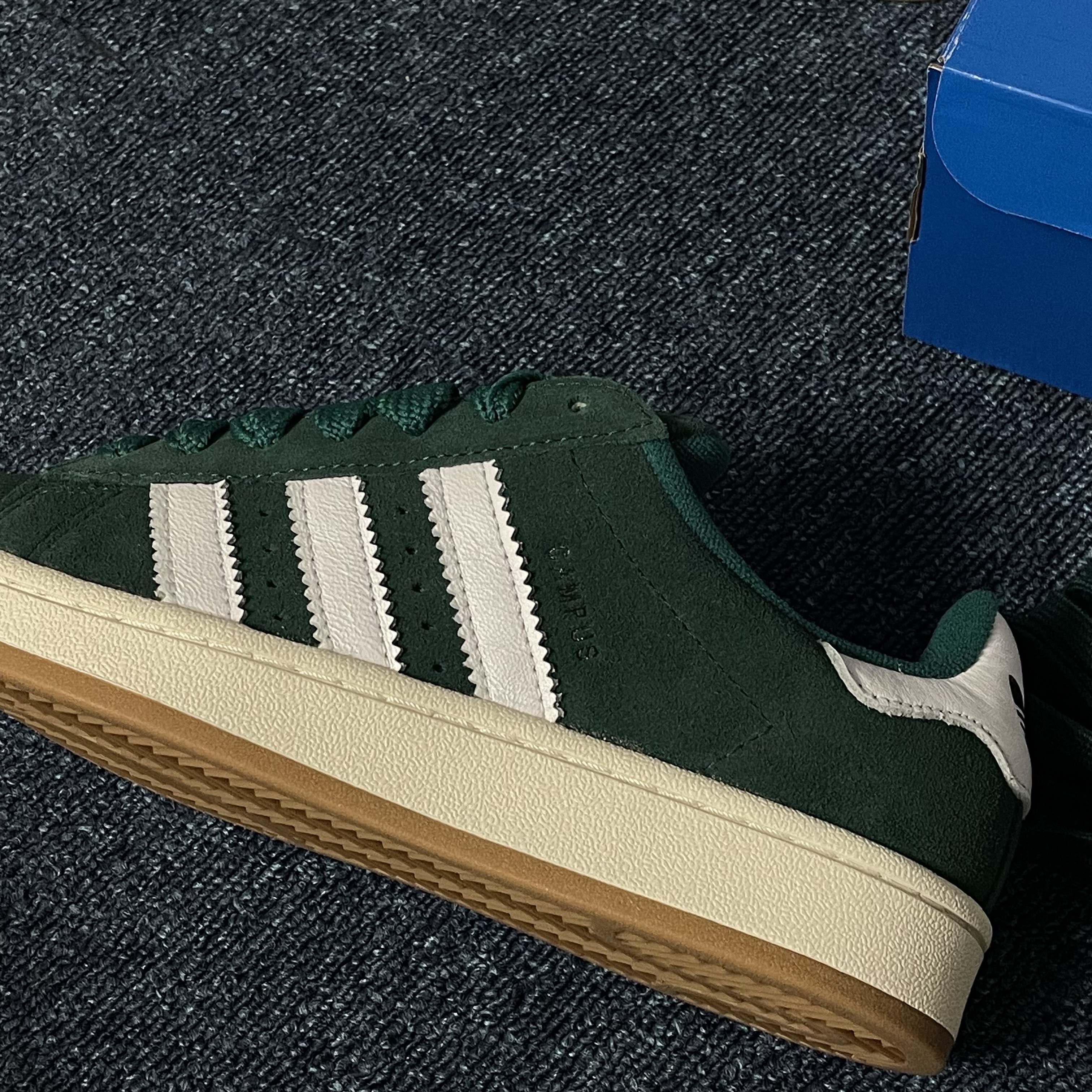 Adidas Campus 00s St Forest Glade 착용 스타일 - 2