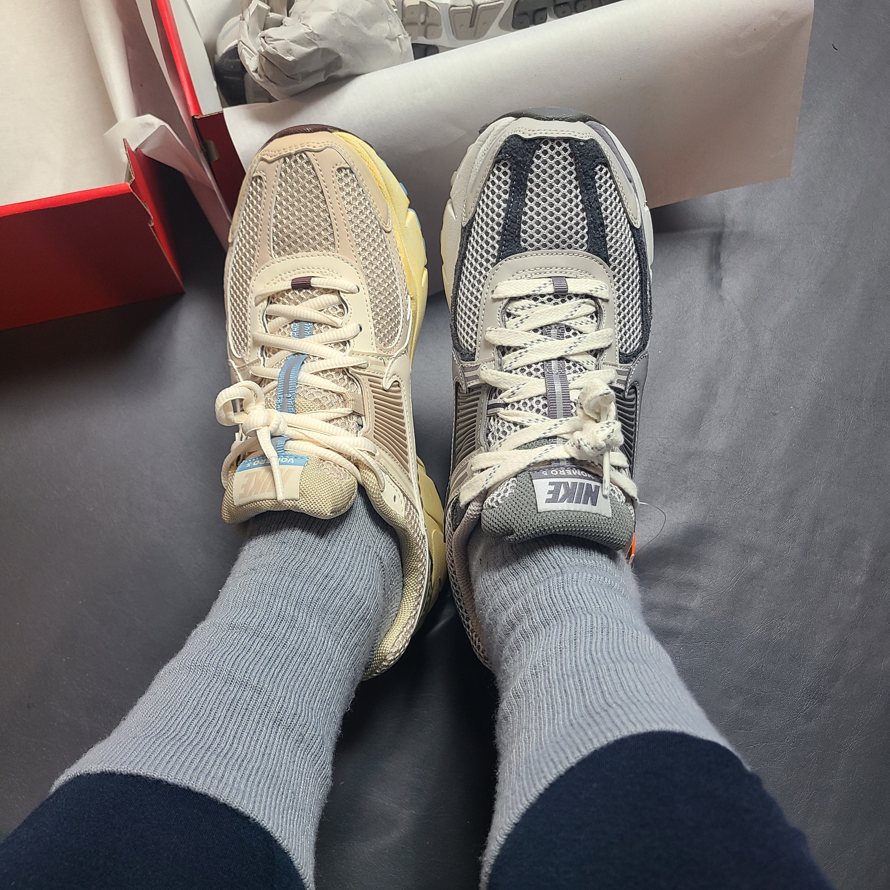 Nike Zoom Vomero 5 PRM Light Iron Ore and Flat Fewter, (W) Nike Zoom Vomero 5 Oatmeal 착용 스타일 - 3