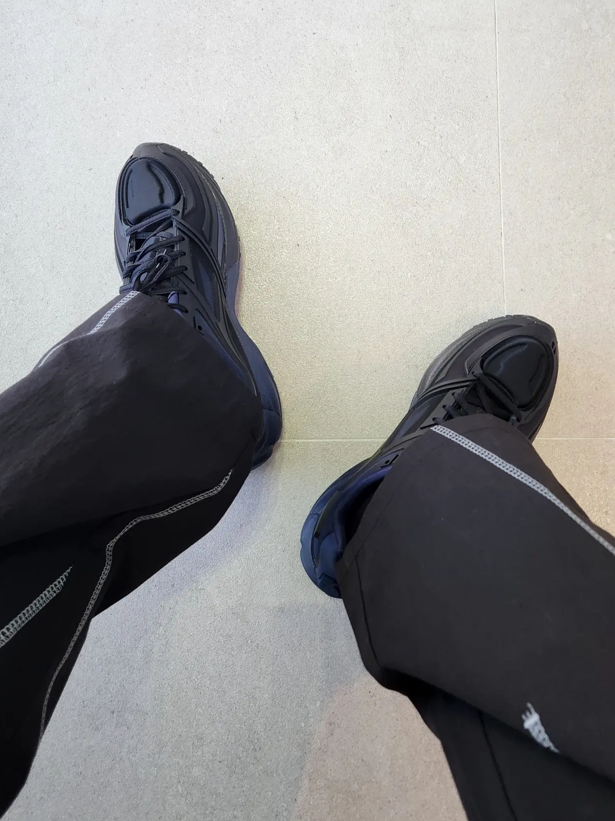 Reebok Premier Road Modern Core Black Vector Navy 착용 스타일 - 4