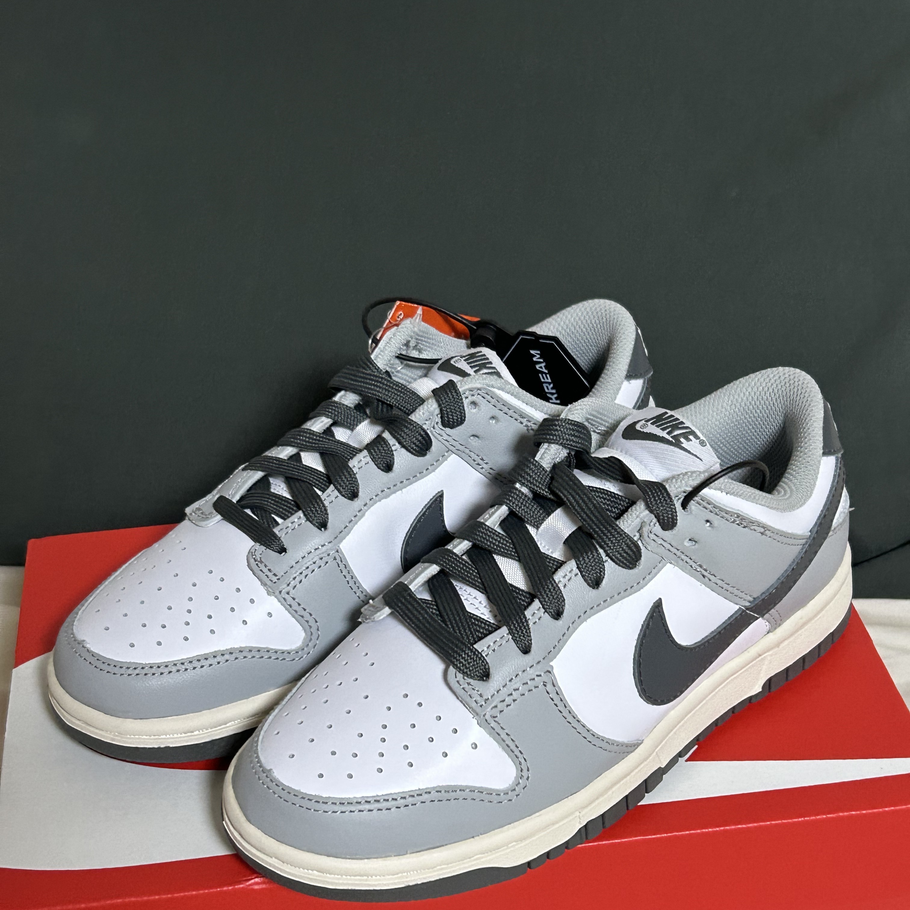 (W) Nike Dunk Low Light Smoke Grey 착용 스타일