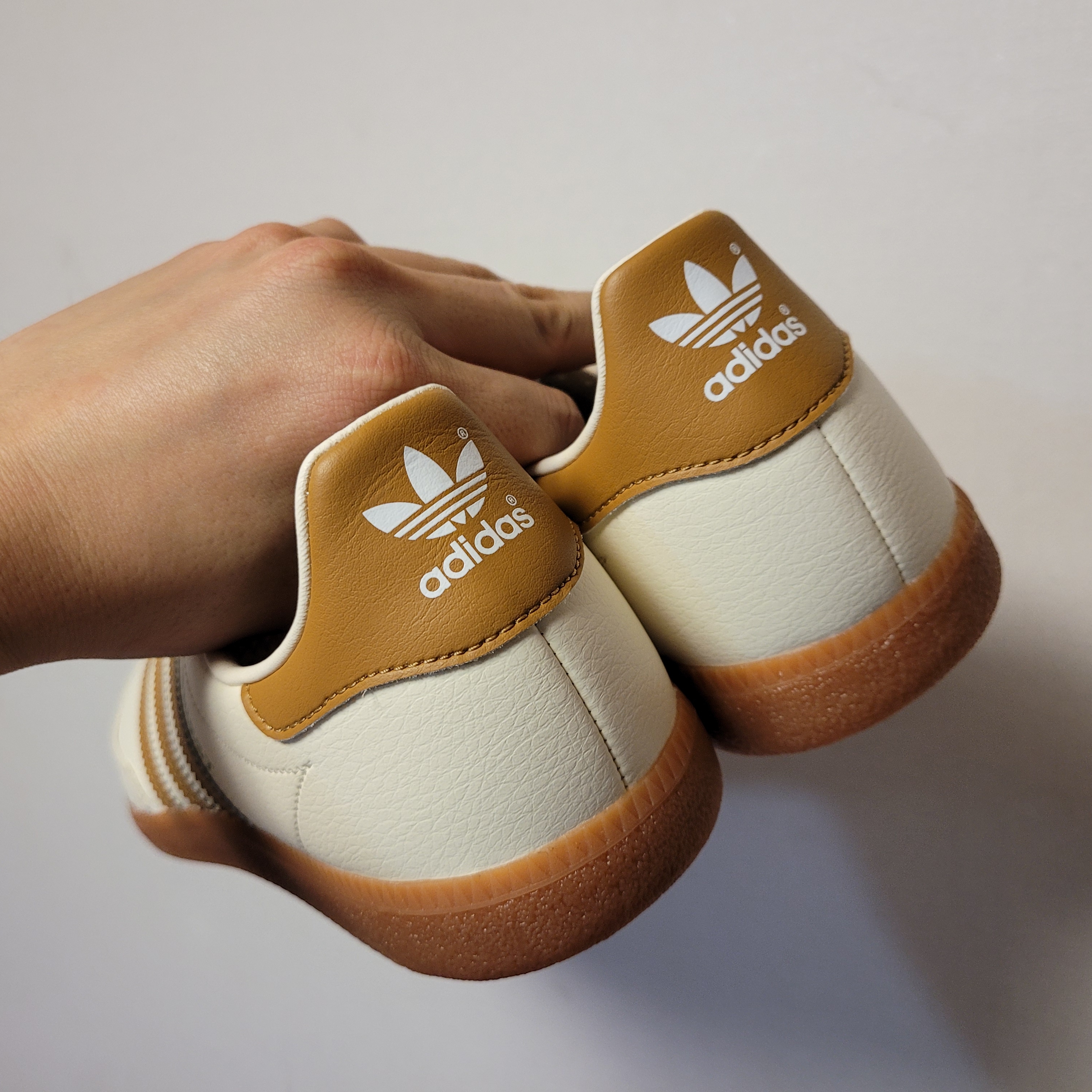 Adidas City Series Triest Cream White 착용 스타일 - 5