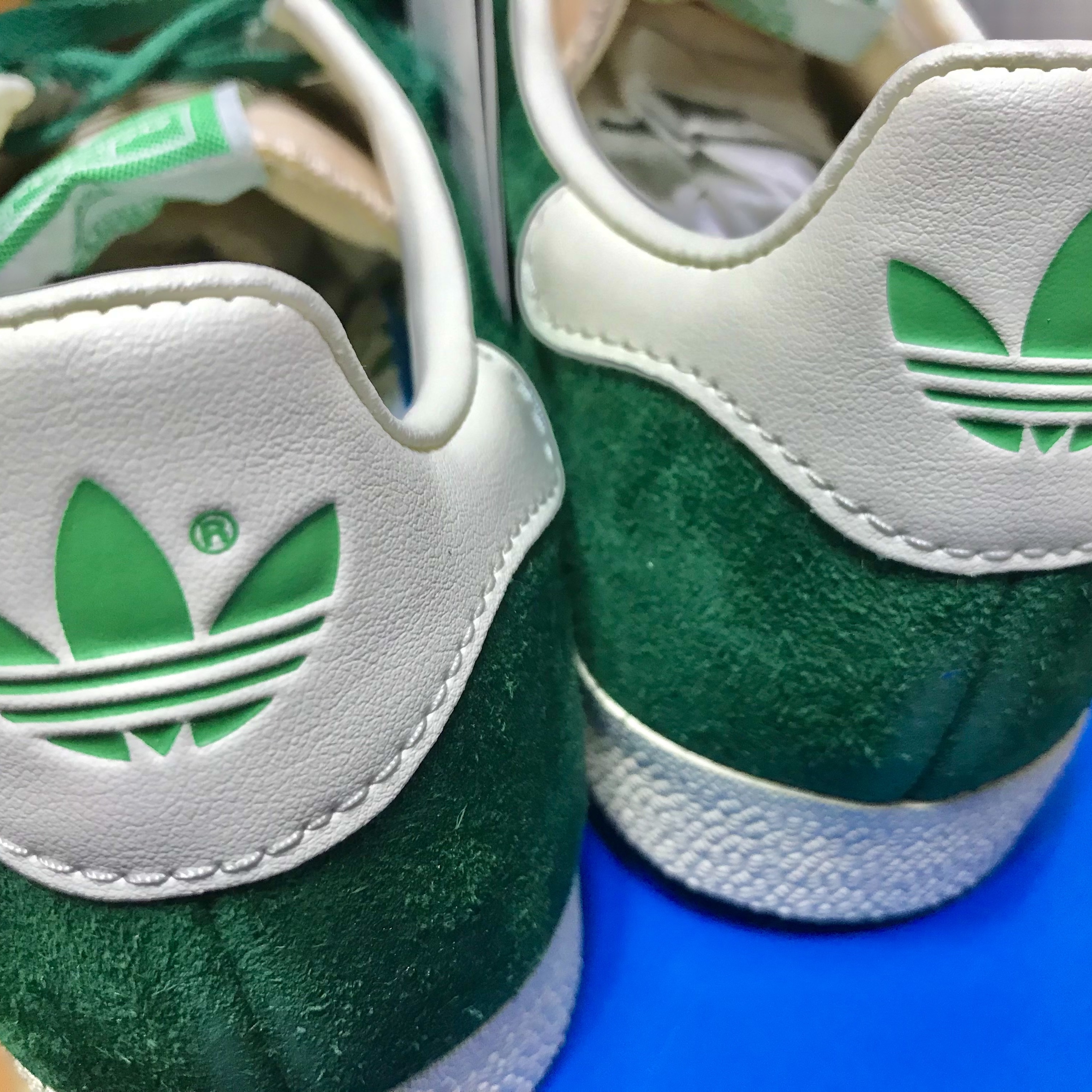 Adidas Gazelle Dark Green Cream White 착용 스타일 - 3