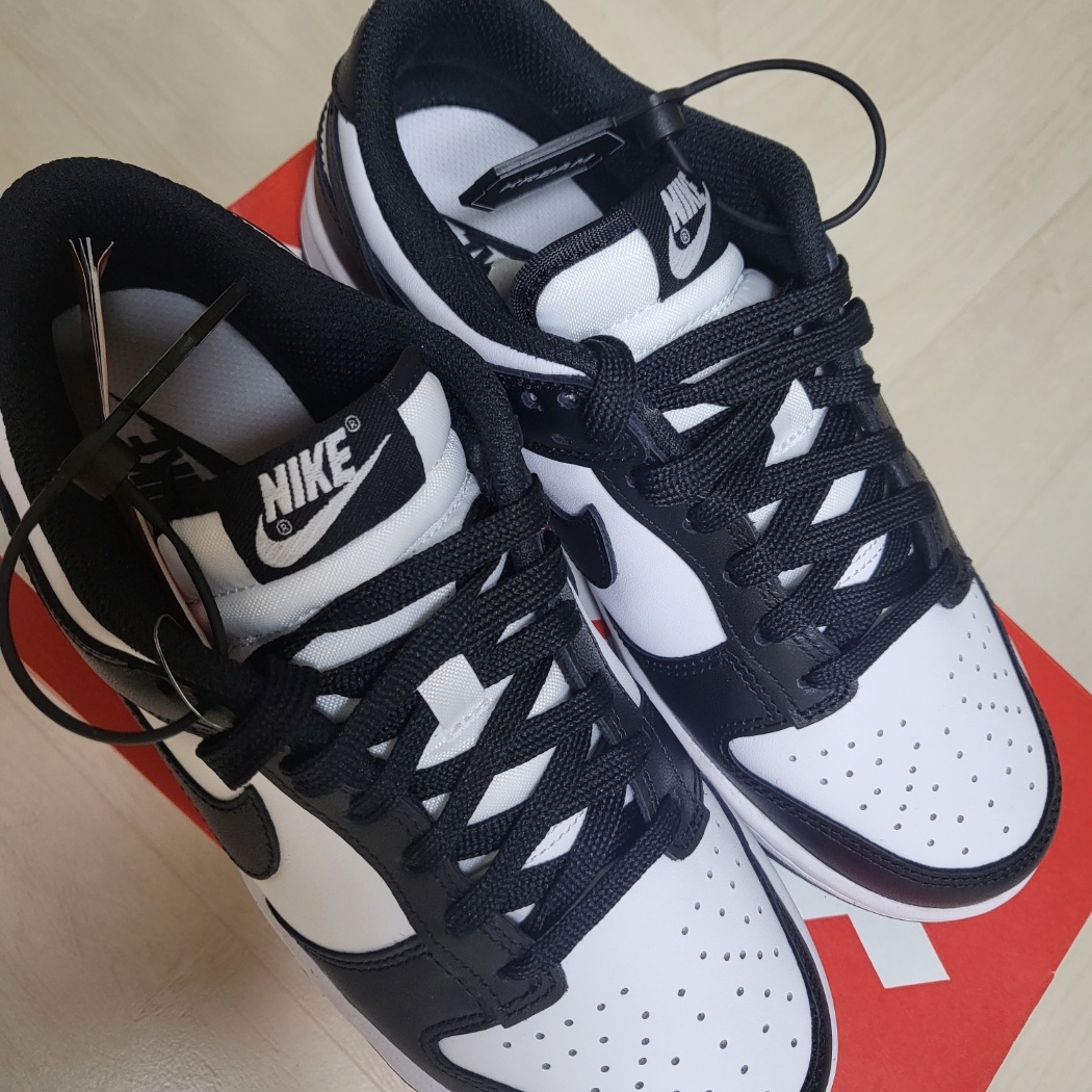 (W) Nike Dunk Low Black 착용 스타일 - 1