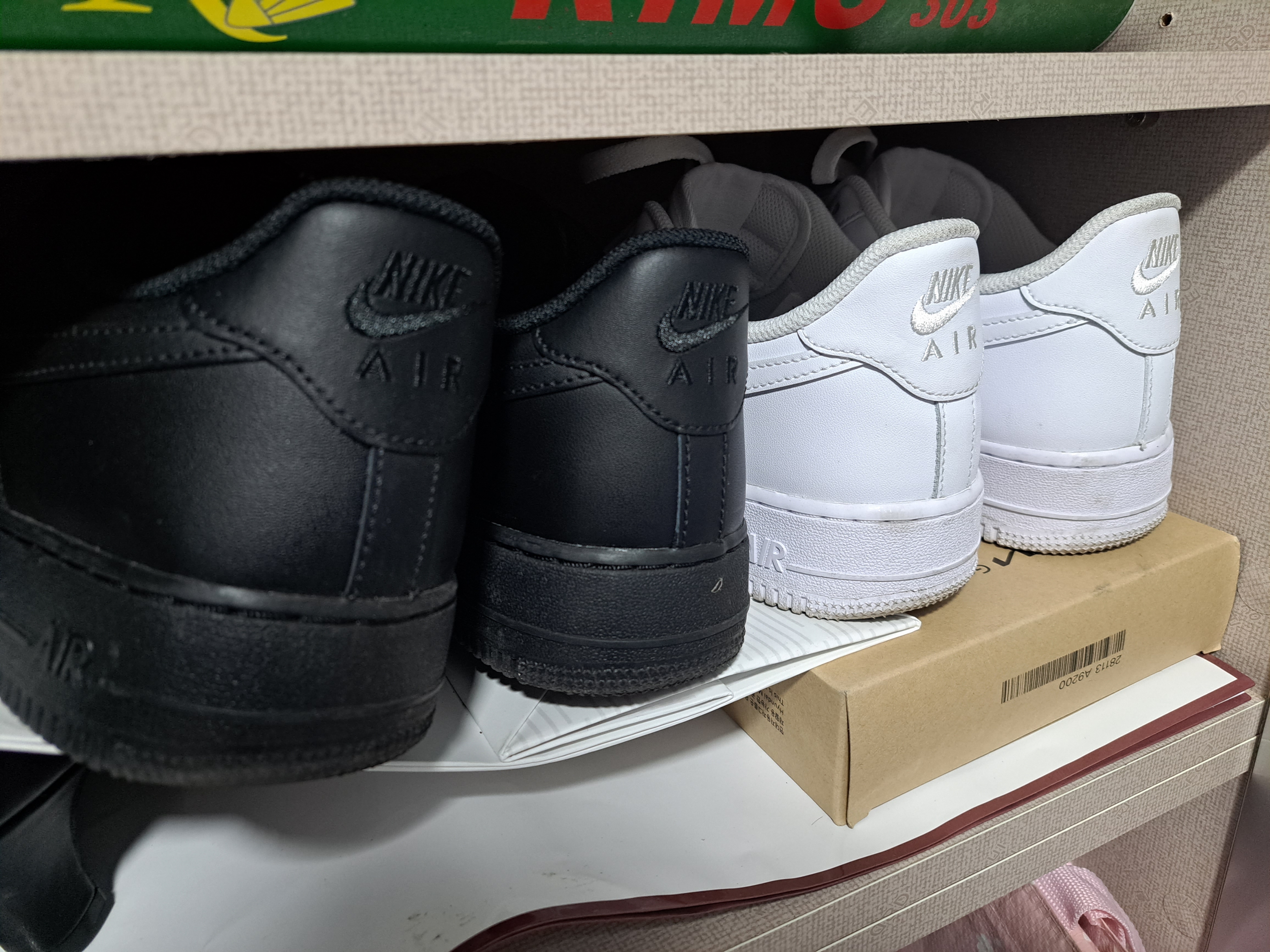 Nike Air Force 1 '07 Low White, Nike Air Force 1 '07 Low Triple Black 착용 스타일