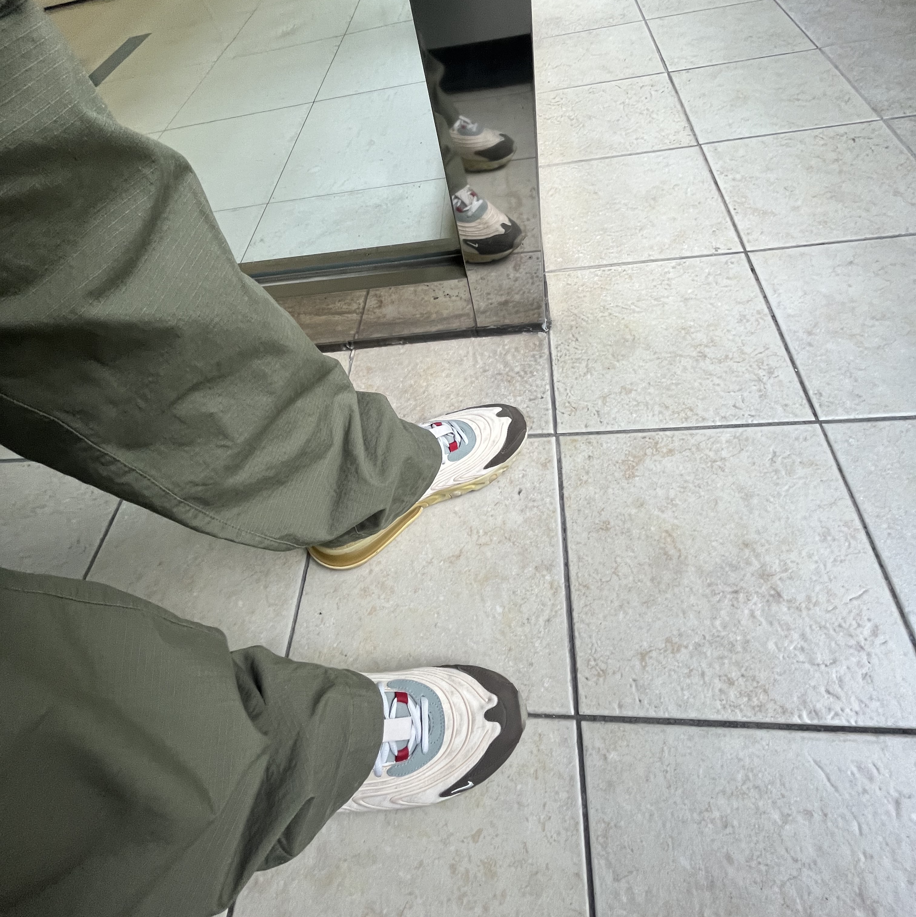 Nike x Travis Scott Air Max 270 React Cactus Trails 착용 스타일