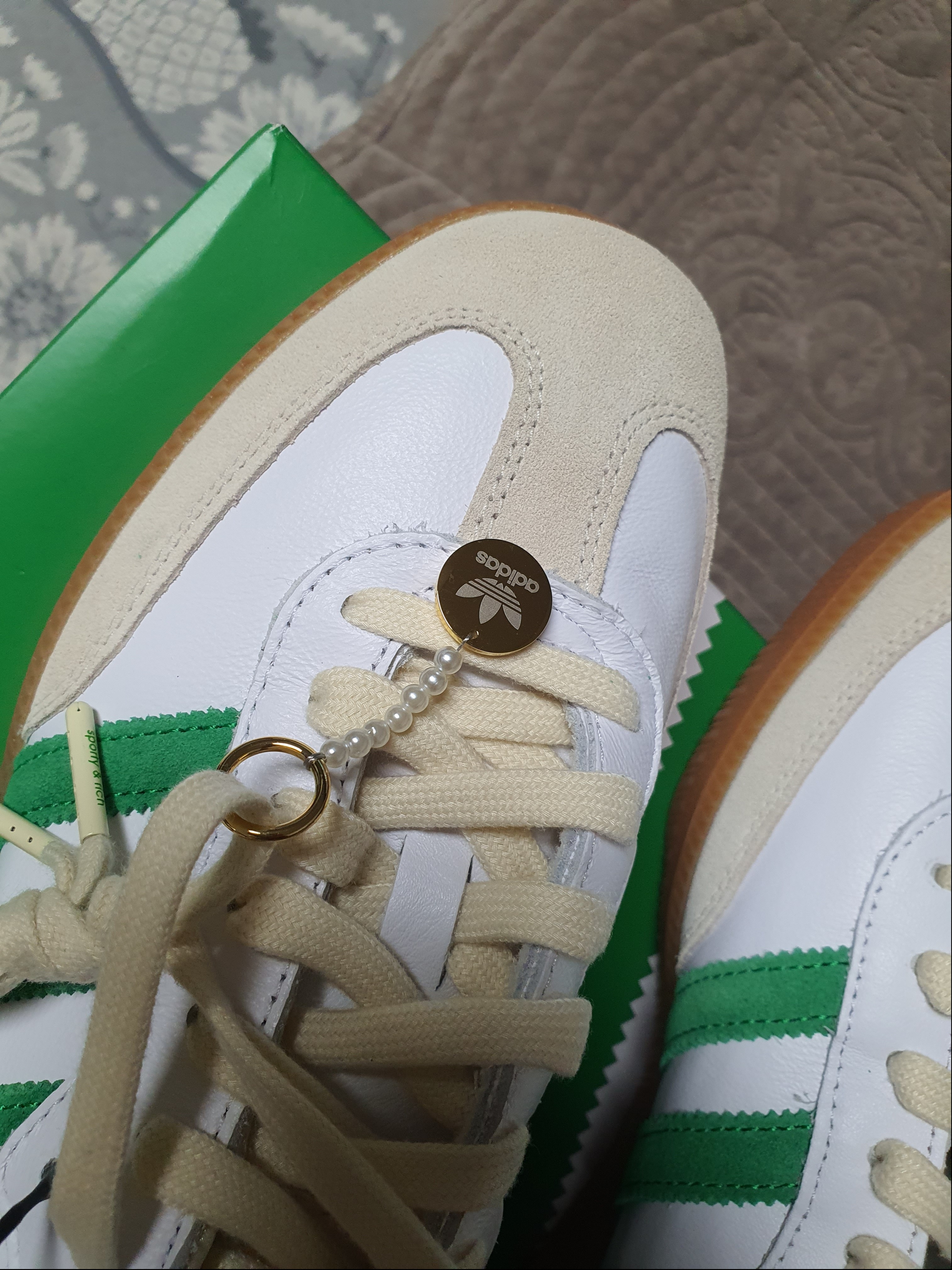 Adidas x Sporty & Rich Samba OG Cloud White Green 착용 스타일 - 4