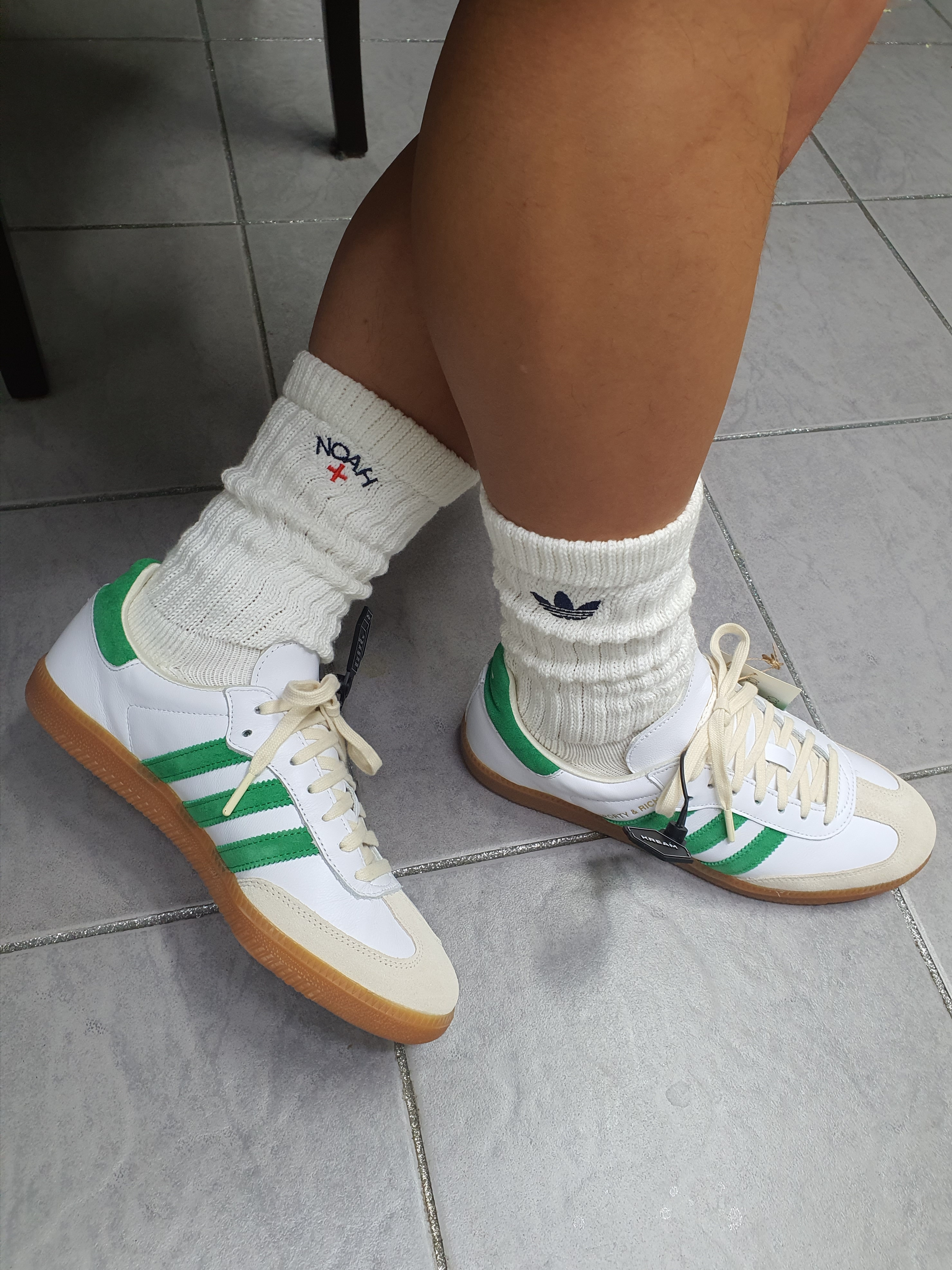 Adidas x Sporty & Rich Samba OG Cloud White Green 착용 스타일 - 2